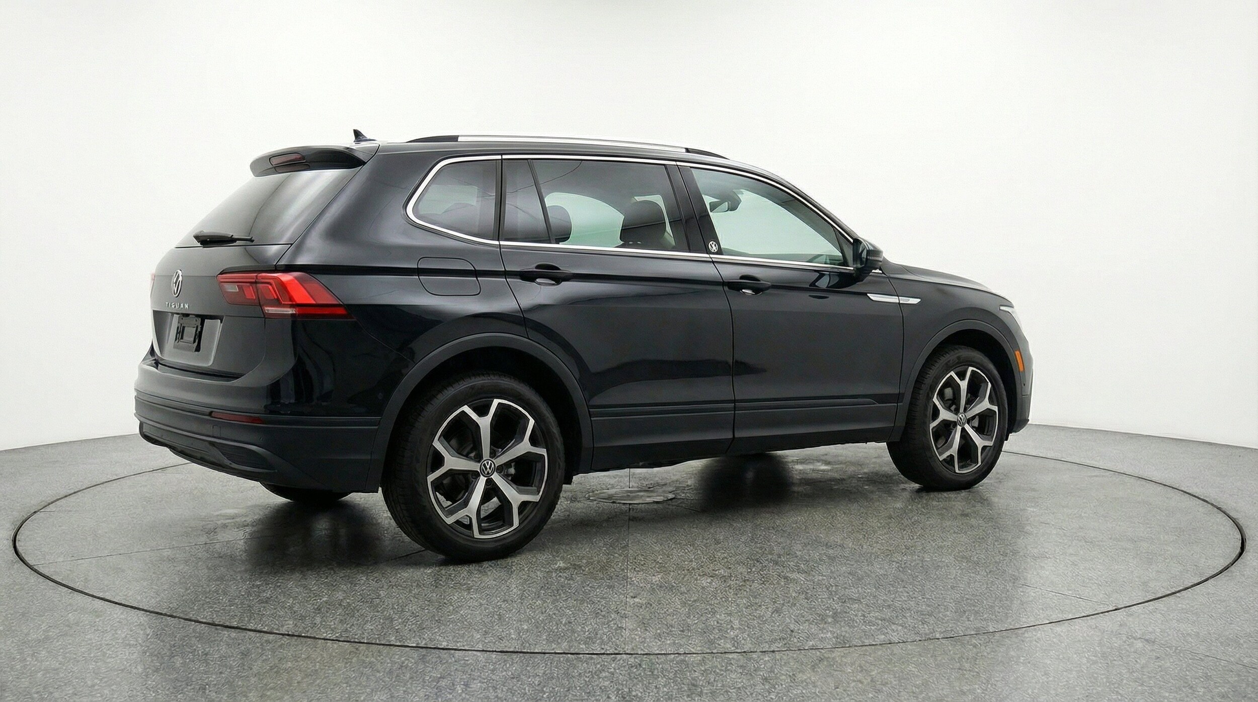 Thumbnail: 2026 Volkswagen Tiguan - 9