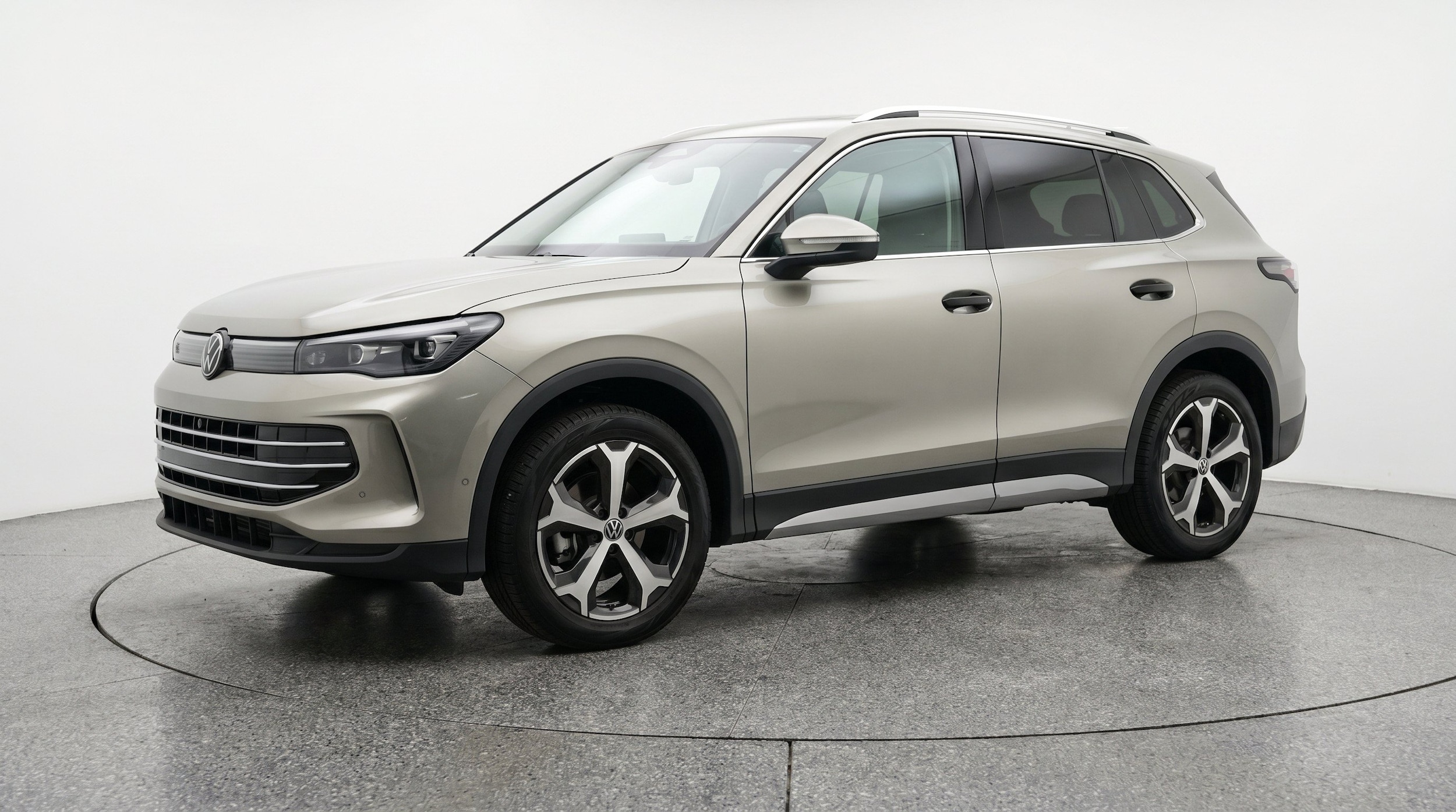 Thumbnail: 2026 Volkswagen Tiguan - 3
