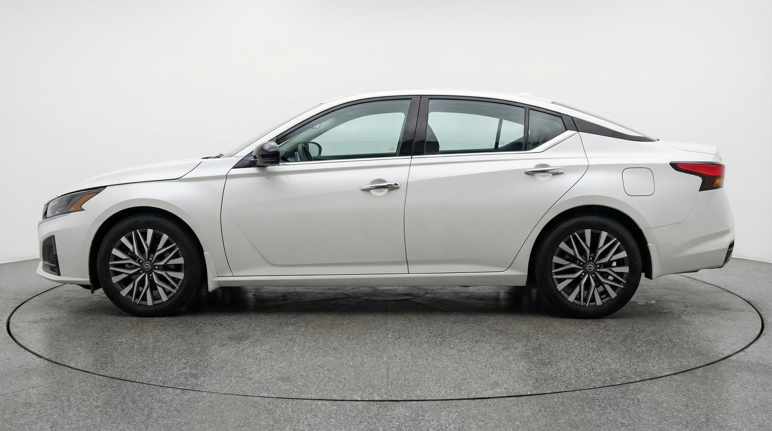 Thumbnail: 2025 Nissan Altima - 5