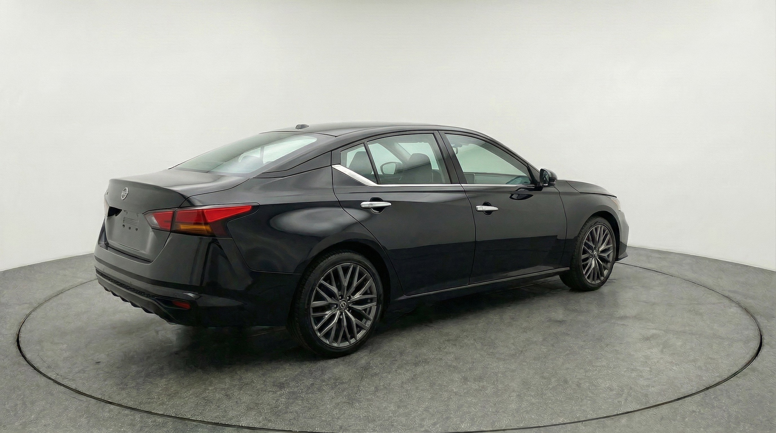 Thumbnail: 2025 Nissan Altima - 9