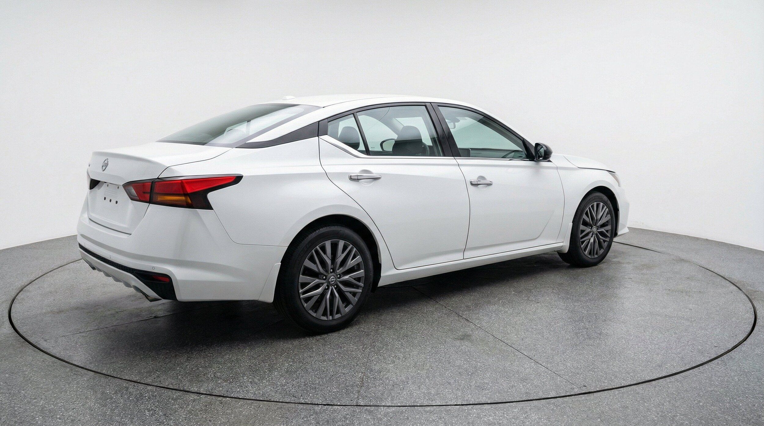 Thumbnail: 2025 Nissan Altima - 9