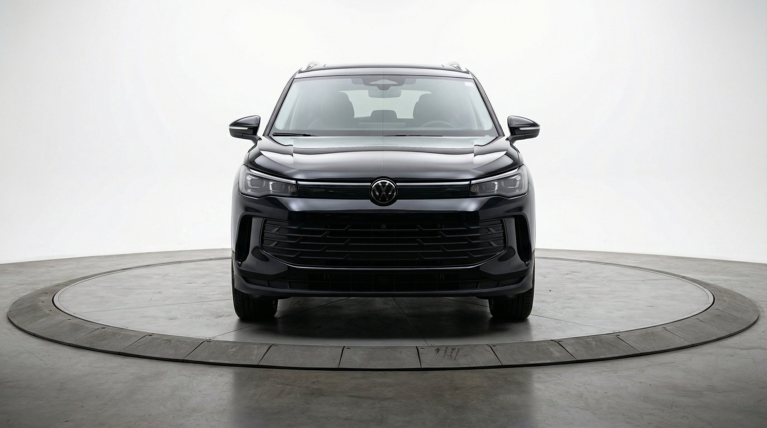 Thumbnail: 2026 Volkswagen Tiguan - 2