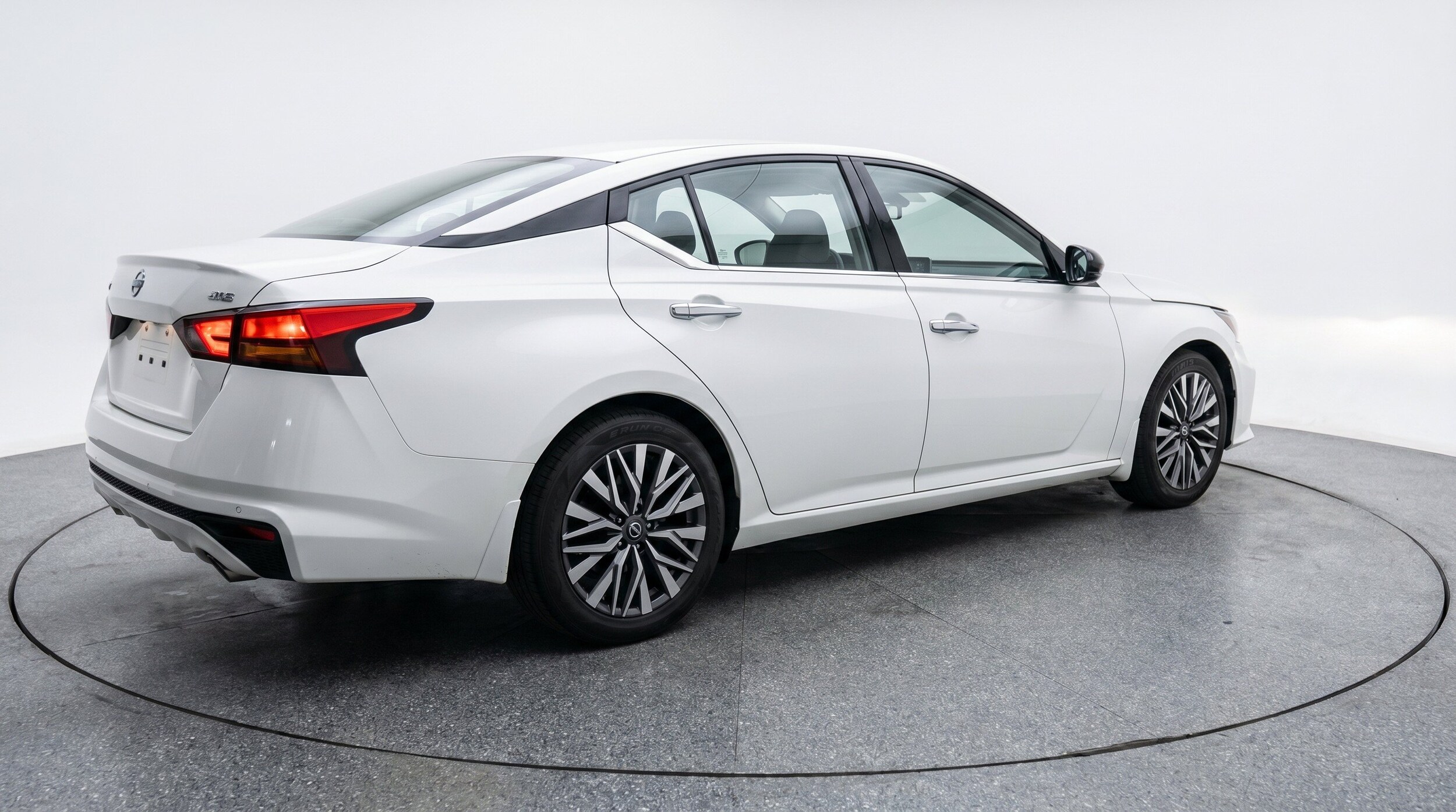 Thumbnail: 2025 Nissan Altima - 9