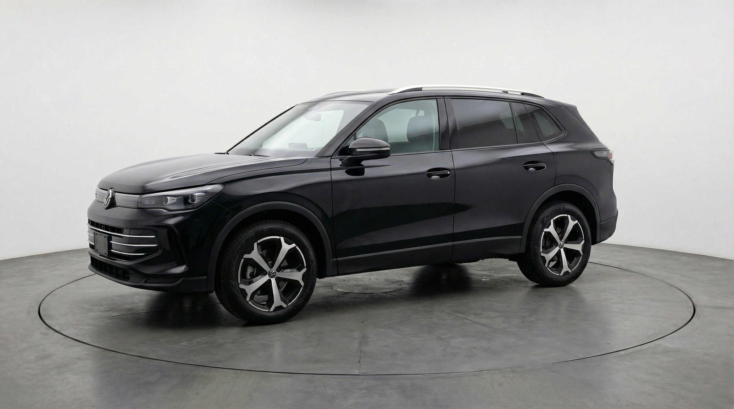 Thumbnail: 2026 Volkswagen Tiguan - 3