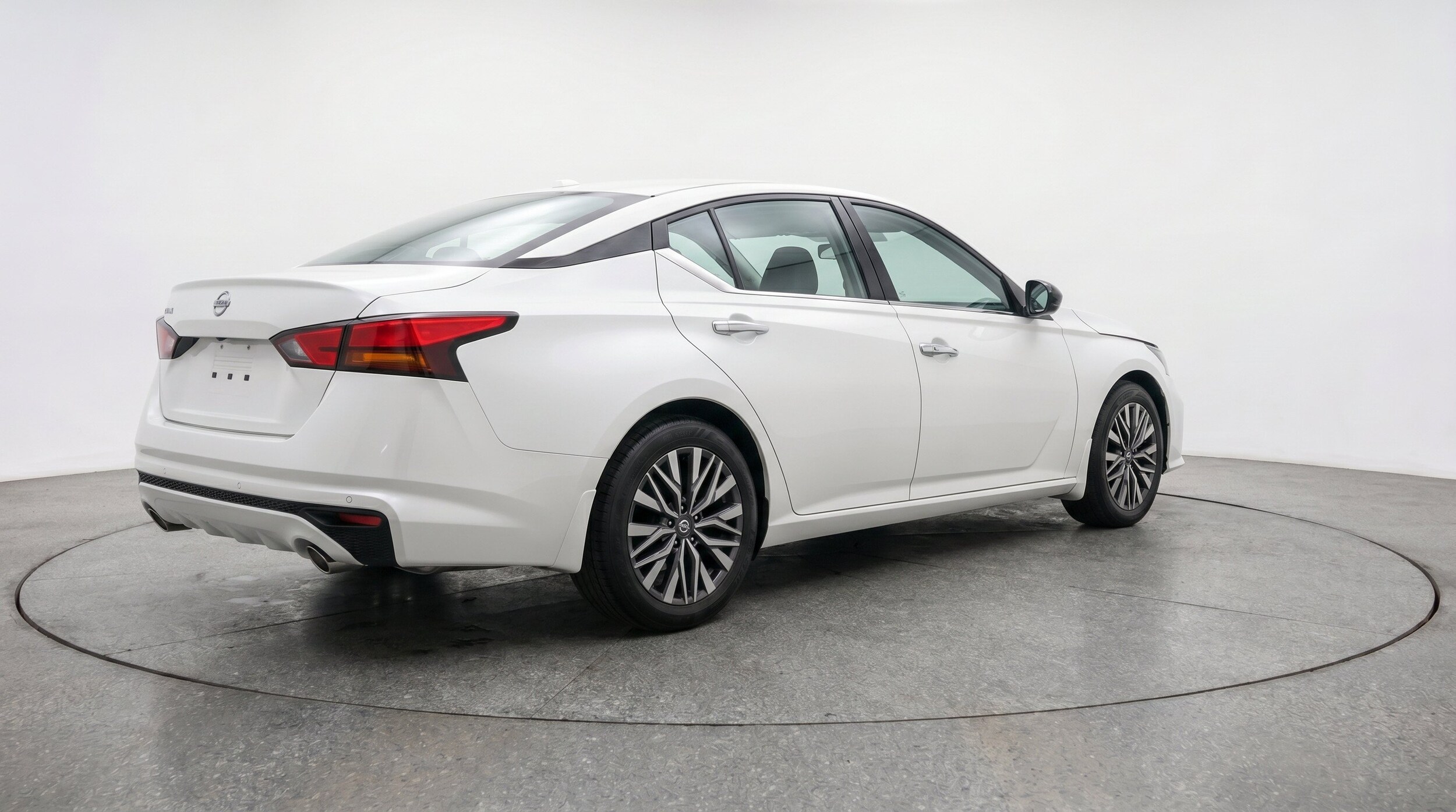 Thumbnail: 2025 Nissan Altima - 9