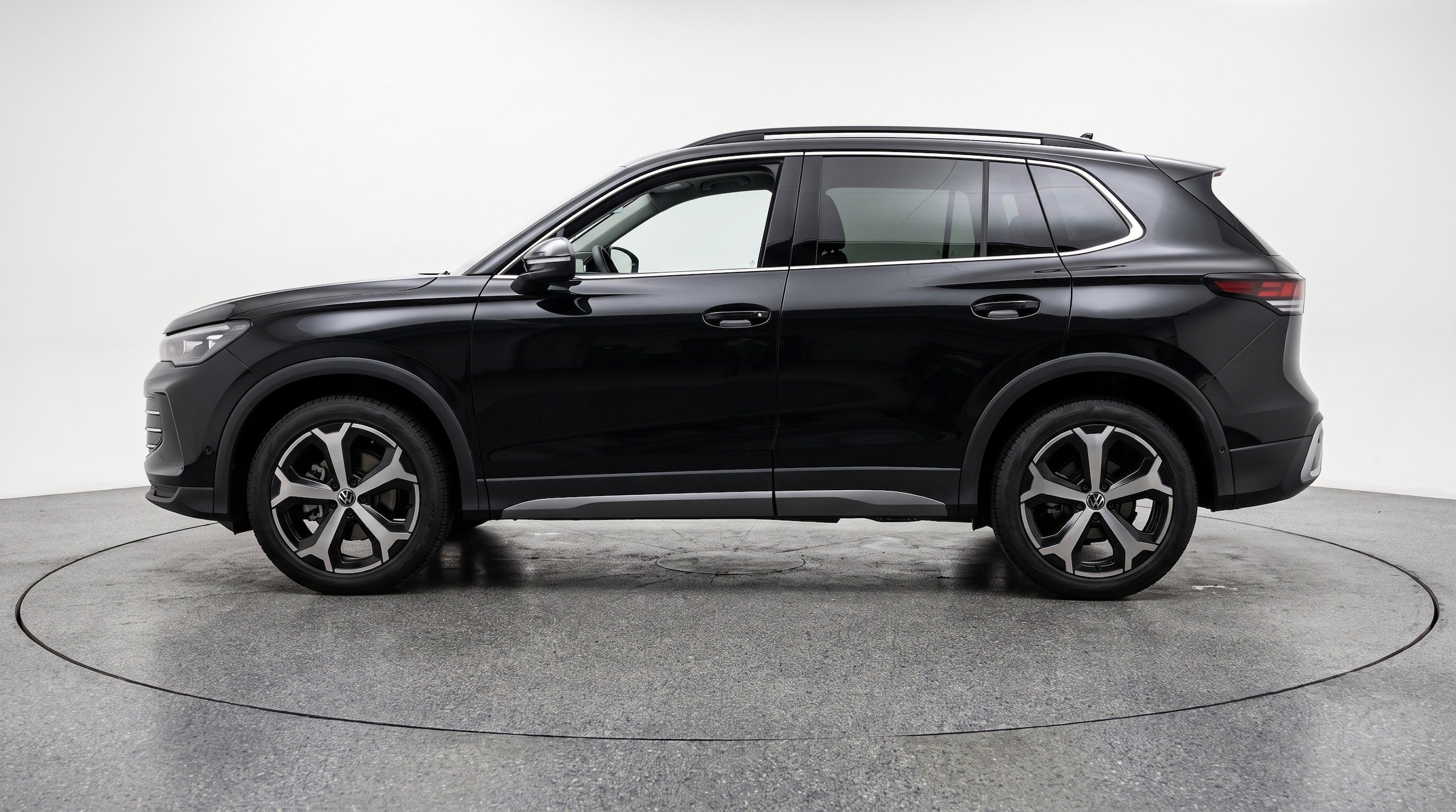 Thumbnail: 2026 Volkswagen Tiguan - 5