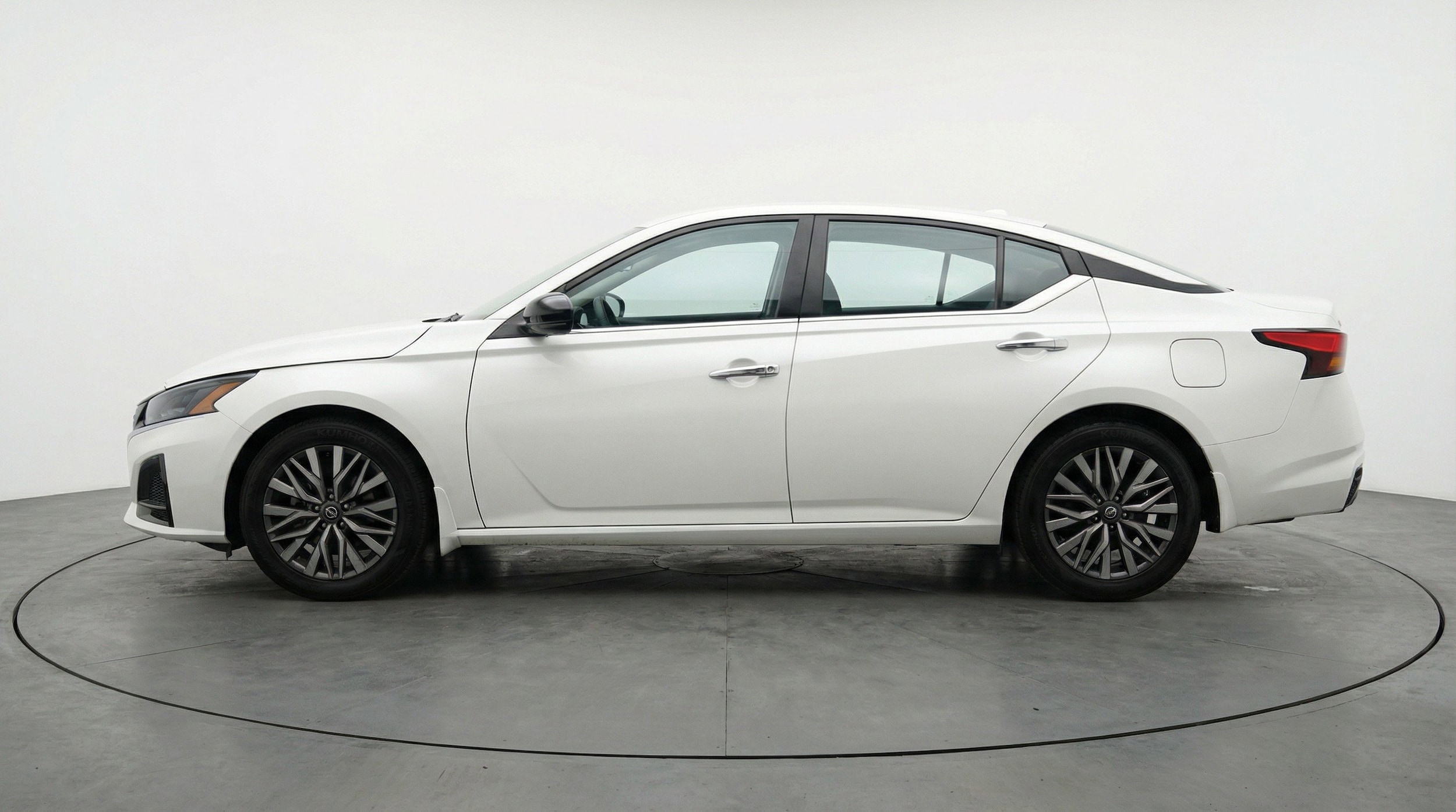 Thumbnail: 2025 Nissan Altima - 5