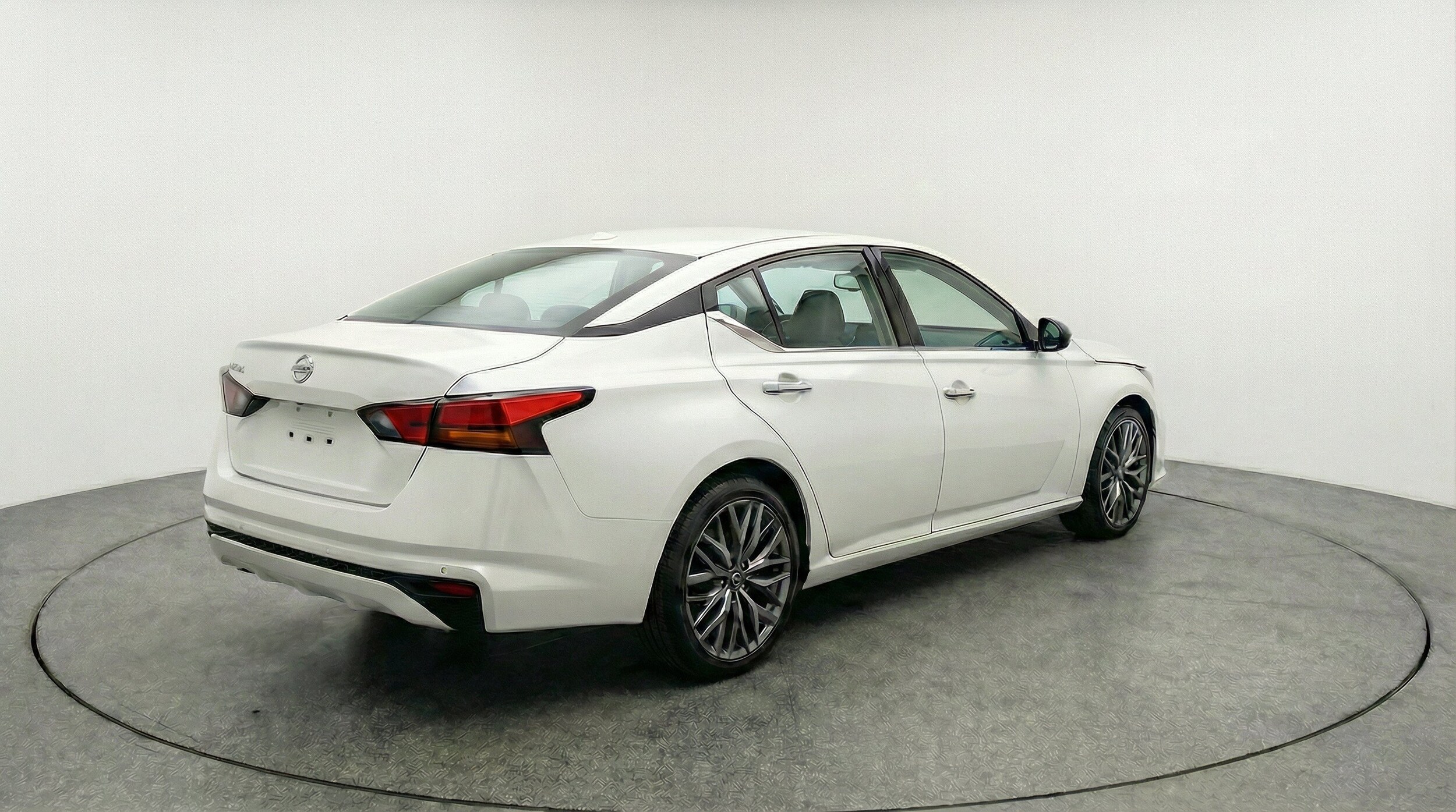 Thumbnail: 2025 Nissan Altima - 9