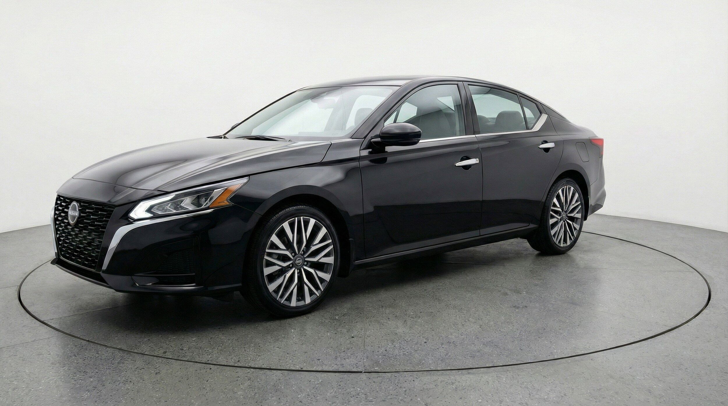 Thumbnail: 2025 Nissan Altima - 3