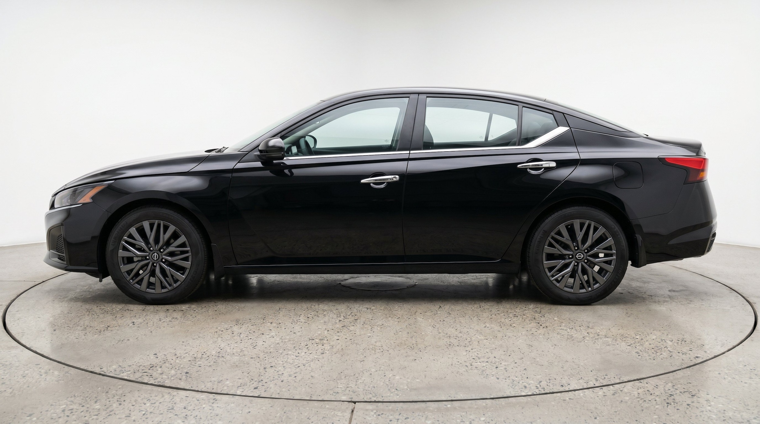 Thumbnail: 2025 Nissan Altima - 5