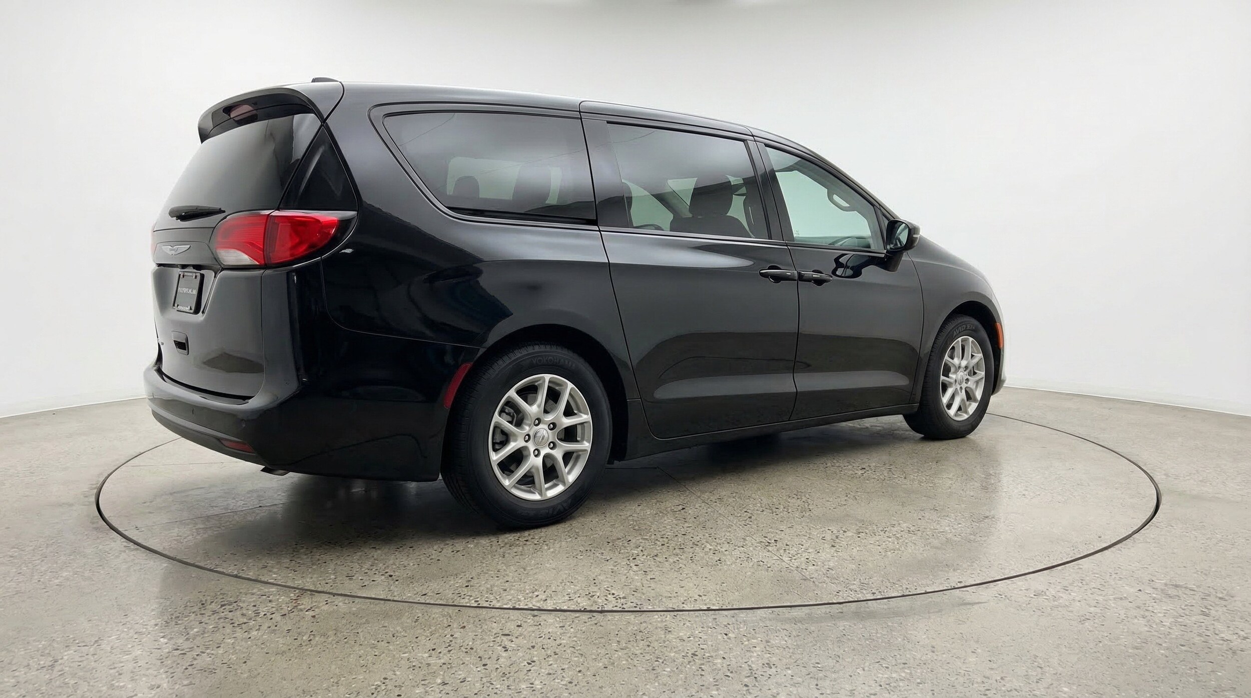 Thumbnail: 2024 Chrysler Voyager - 9