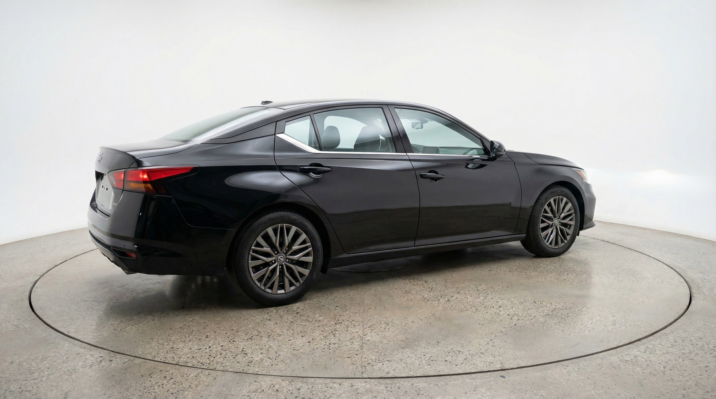 Thumbnail: 2025 Nissan Altima - 9