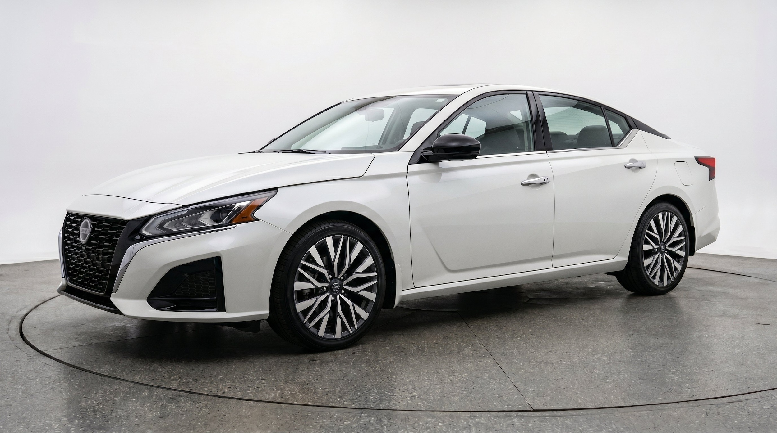Thumbnail: 2025 Nissan Altima - 3