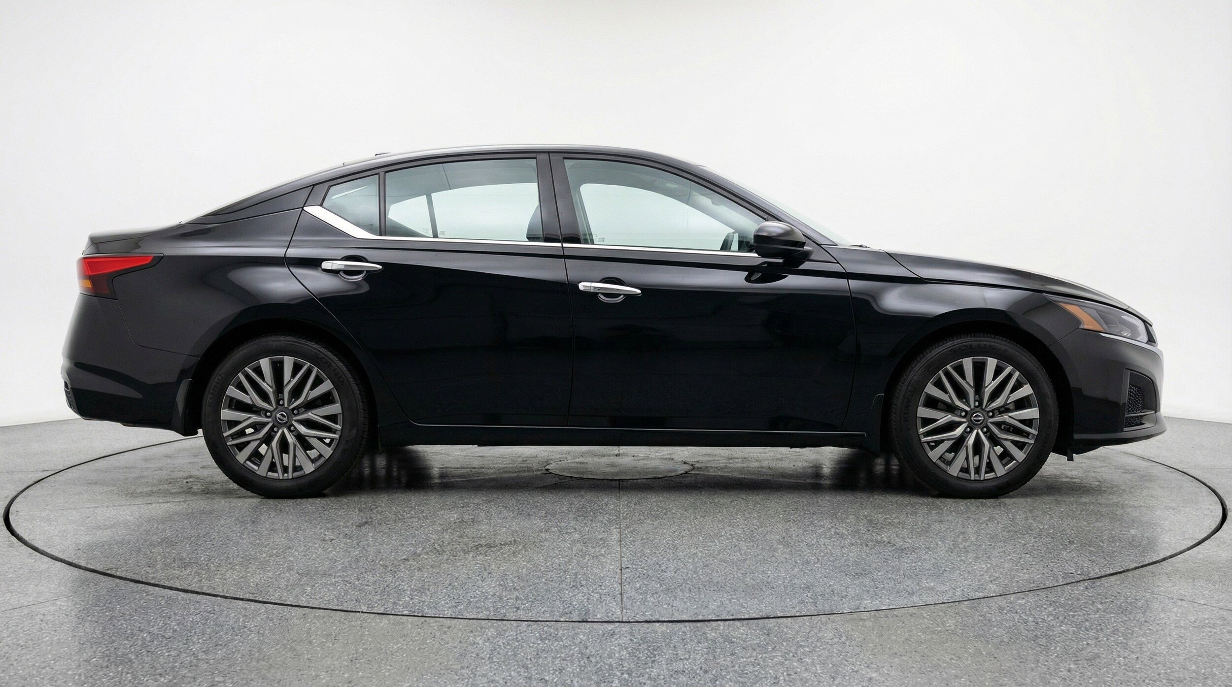 Thumbnail: 2025 Nissan Altima - 11