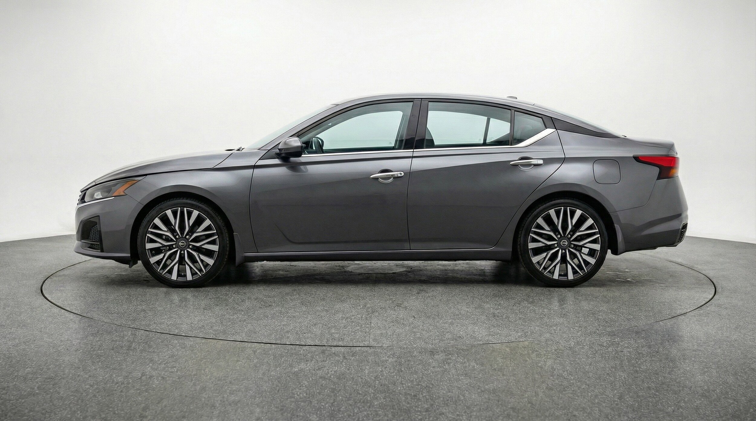 Thumbnail: 2025 Nissan Altima - 5