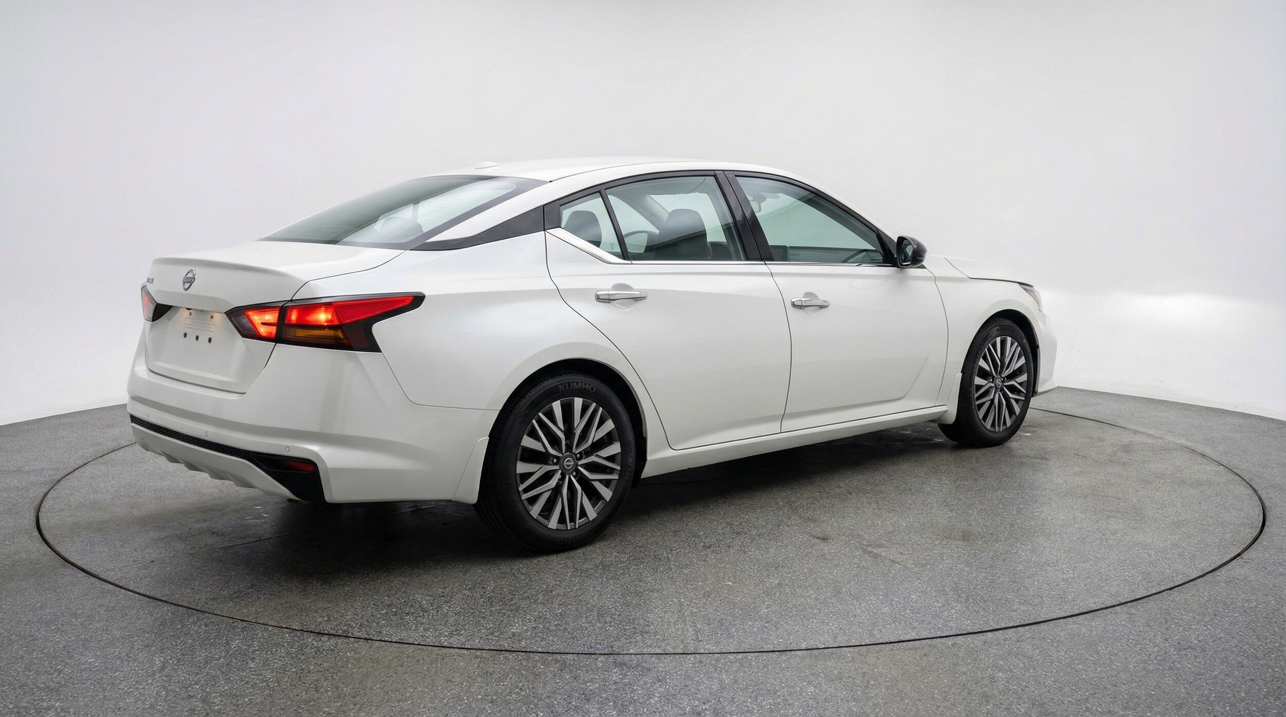 Thumbnail: 2025 Nissan Altima - 9