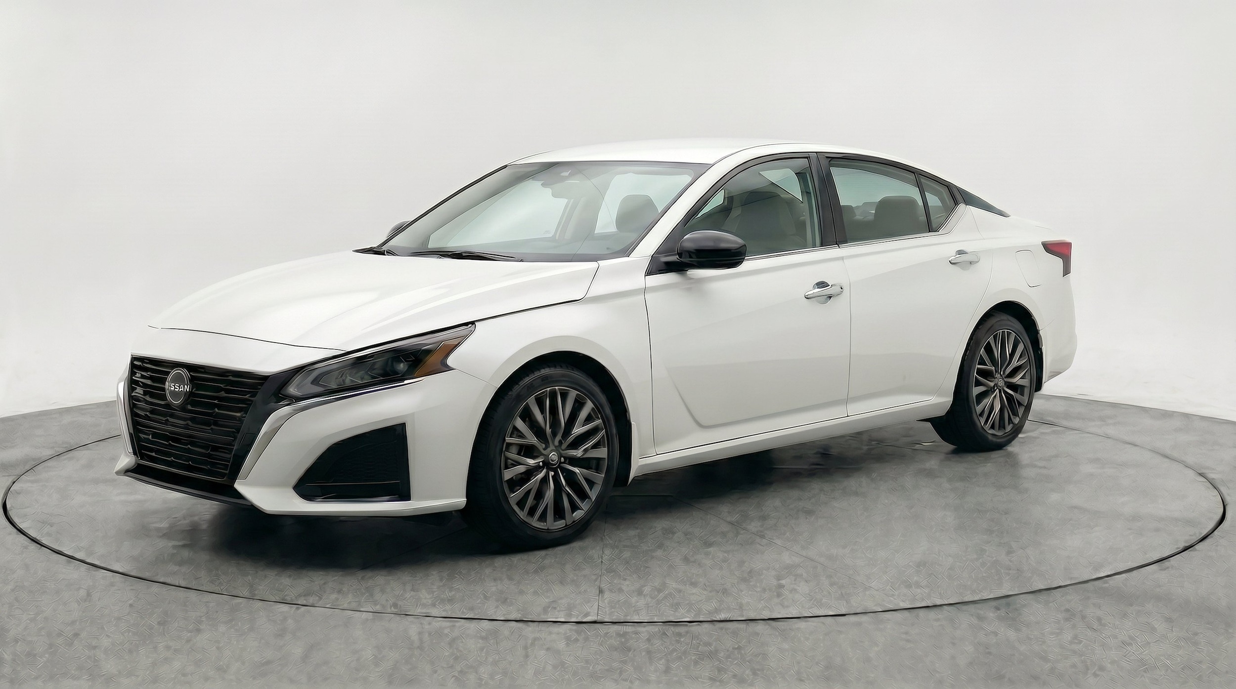 Thumbnail: 2025 Nissan Altima - 3