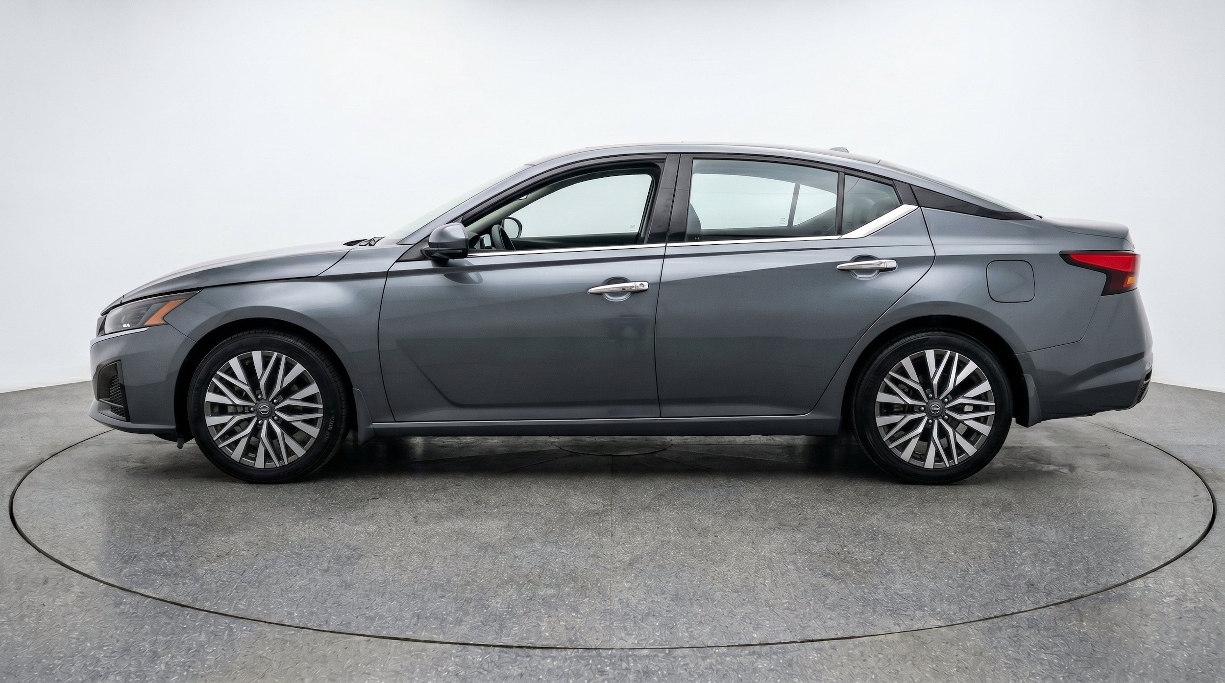 Thumbnail: 2025 Nissan Altima - 5