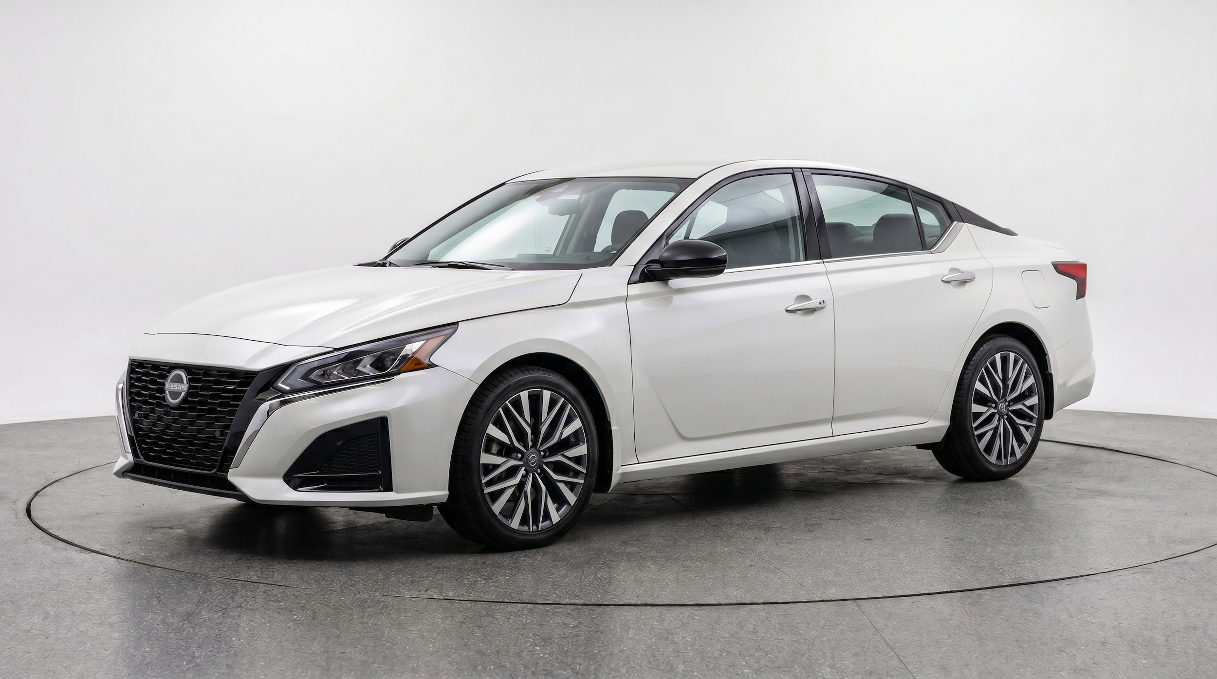 Thumbnail: 2025 Nissan Altima - 3
