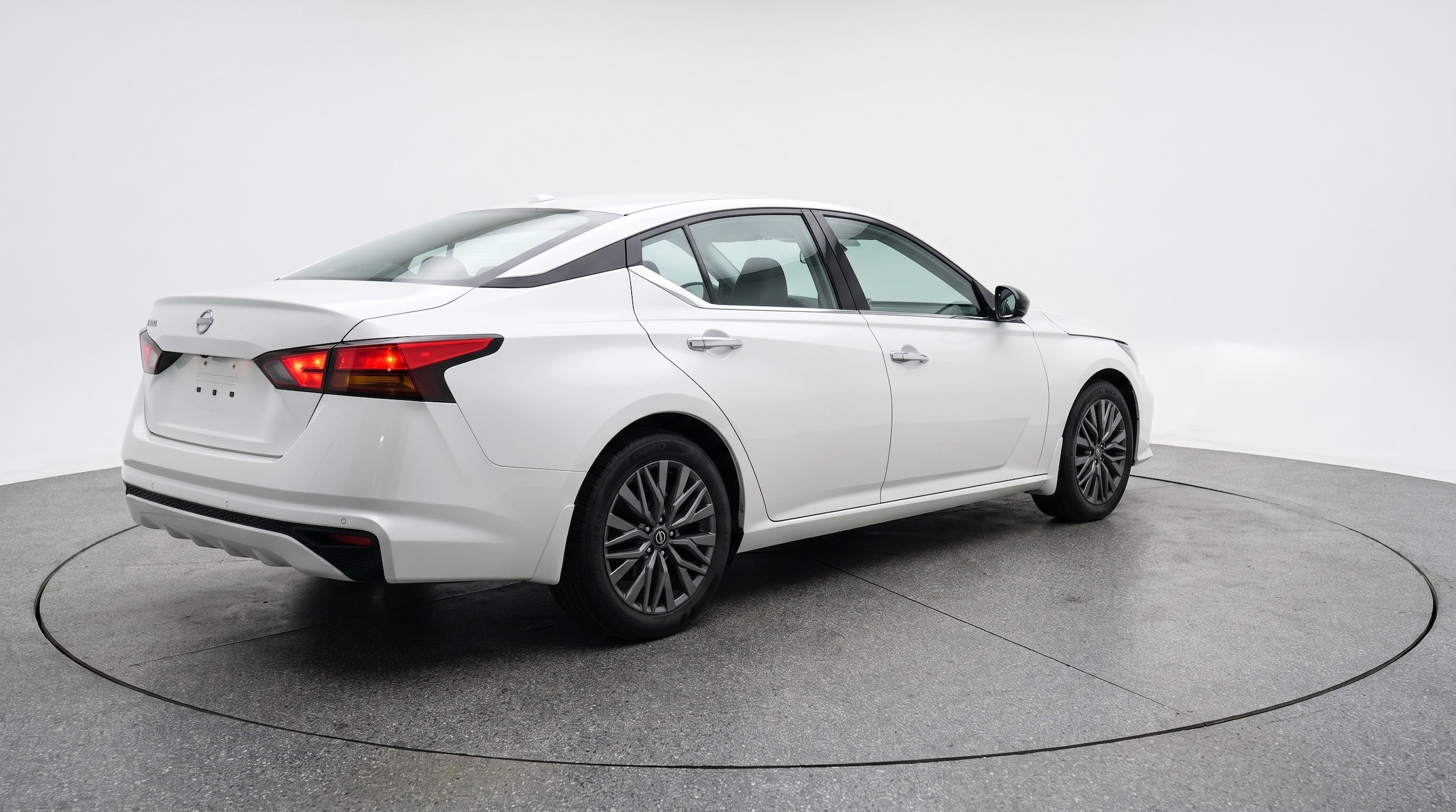 Thumbnail: 2025 Nissan Altima - 9