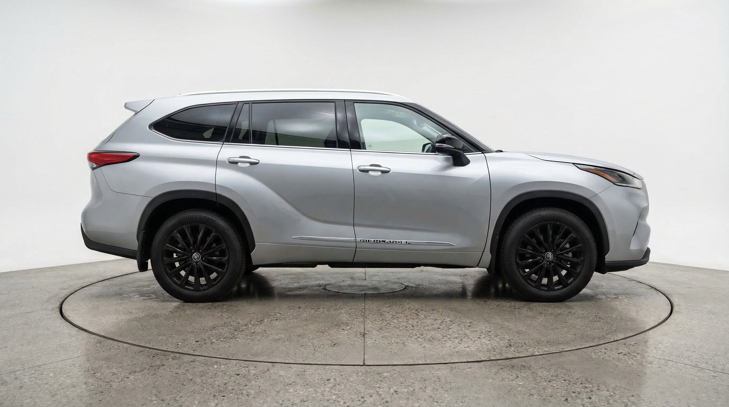 Thumbnail: 2025 Toyota Highlander - 11