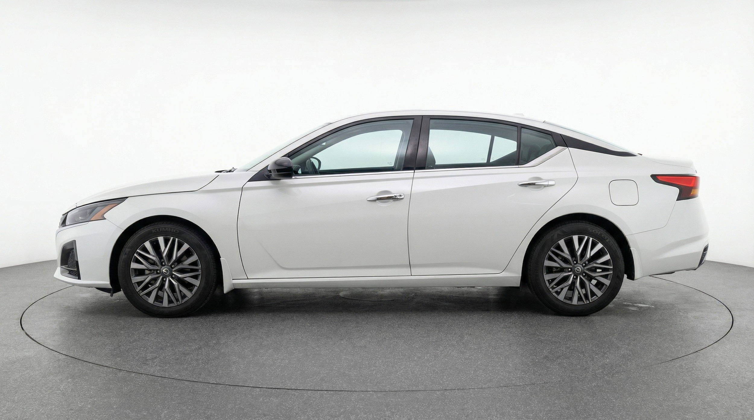 Thumbnail: 2025 Nissan Altima - 5