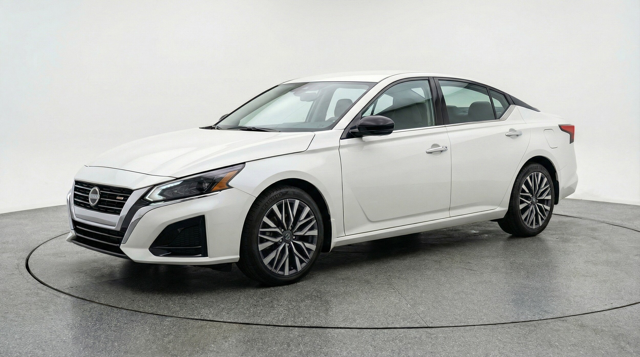 Thumbnail: 2025 Nissan Altima - 3