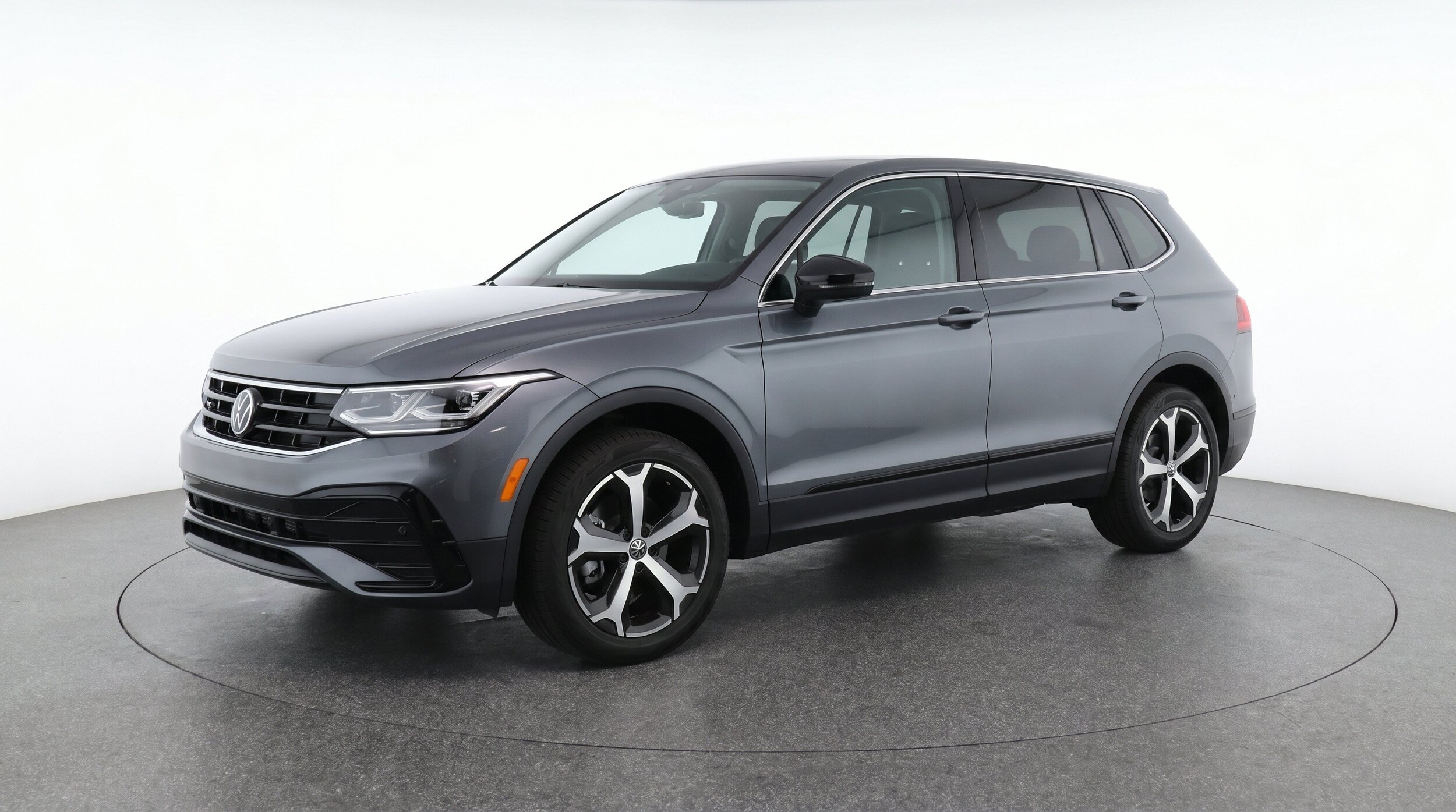 Thumbnail: 2026 Volkswagen Tiguan - 3