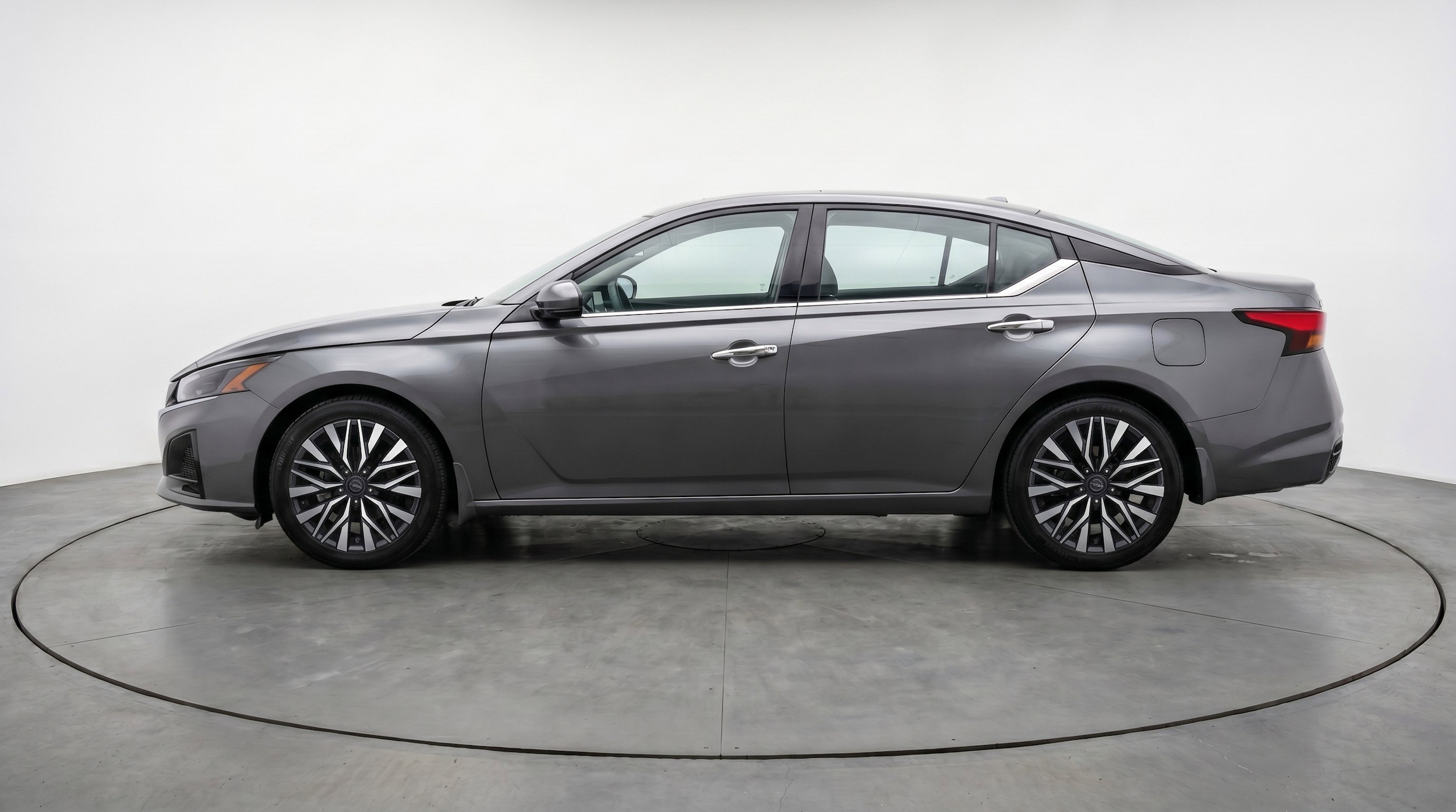 Thumbnail: 2025 Nissan Altima - 5