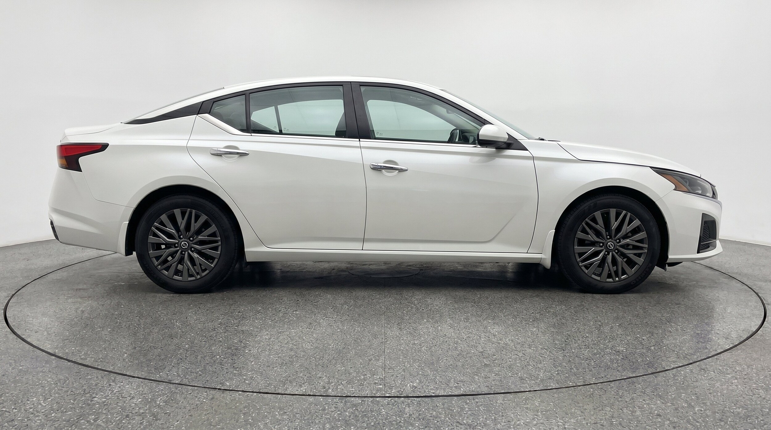 Thumbnail: 2025 Nissan Altima - 10