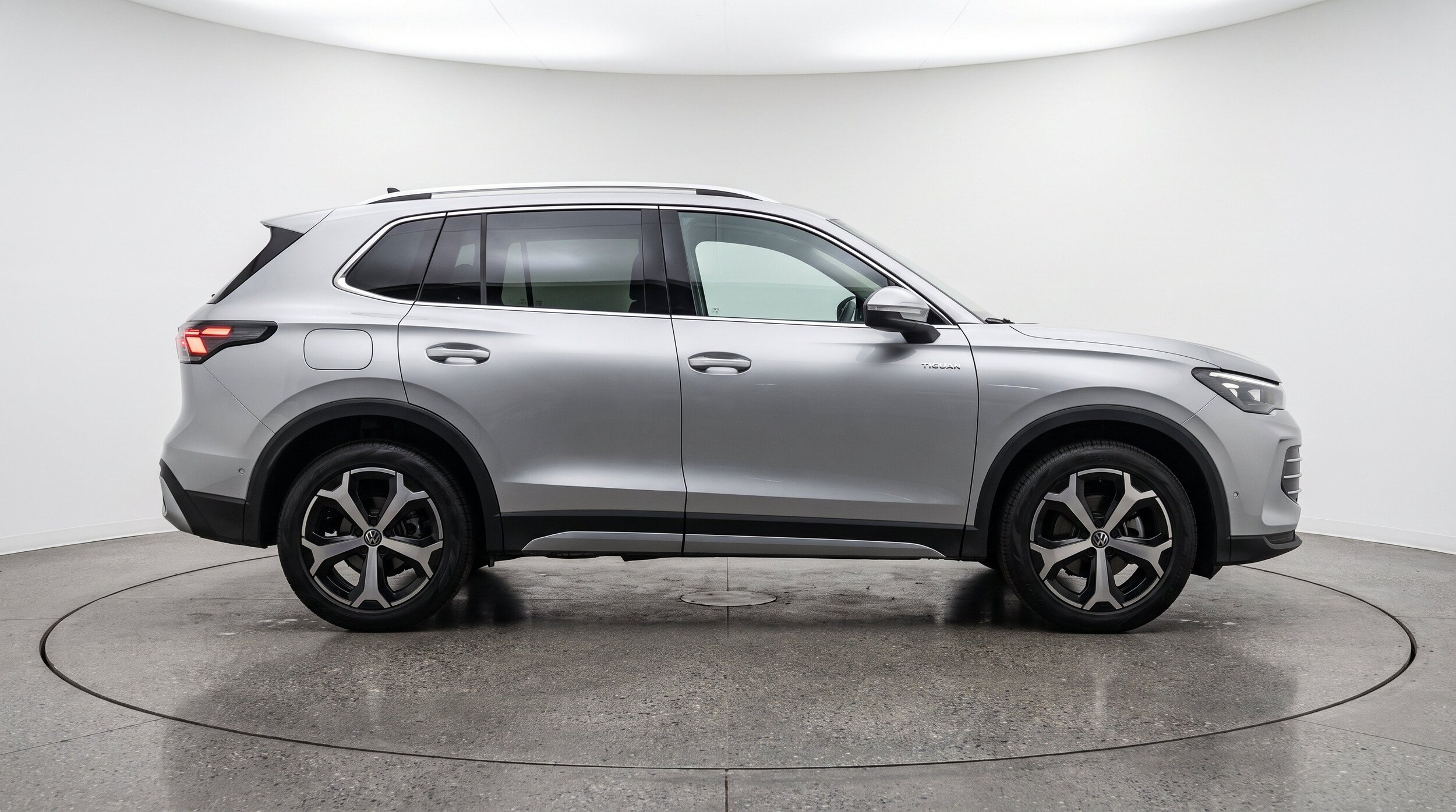 Thumbnail: 2026 Volkswagen Tiguan - 10