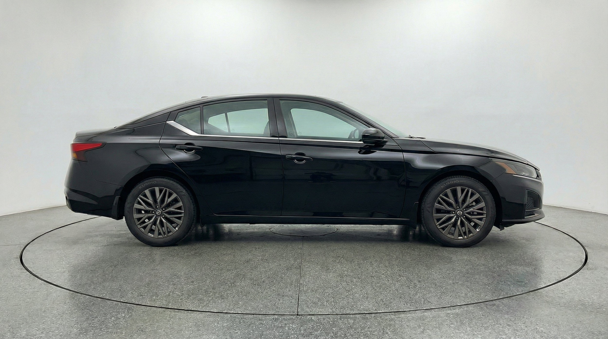 Thumbnail: 2025 Nissan Altima - 11