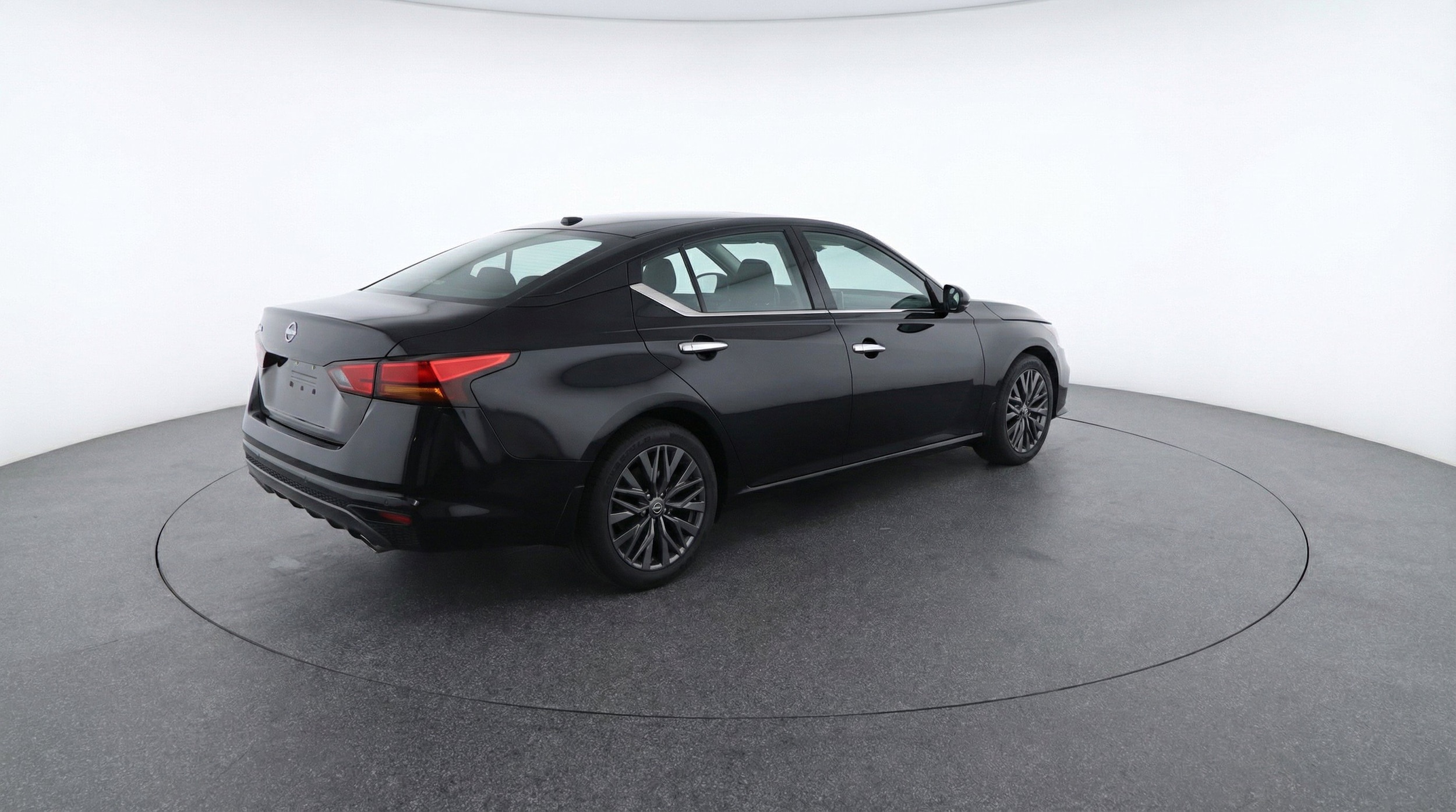 Thumbnail: 2025 Nissan Altima - 9