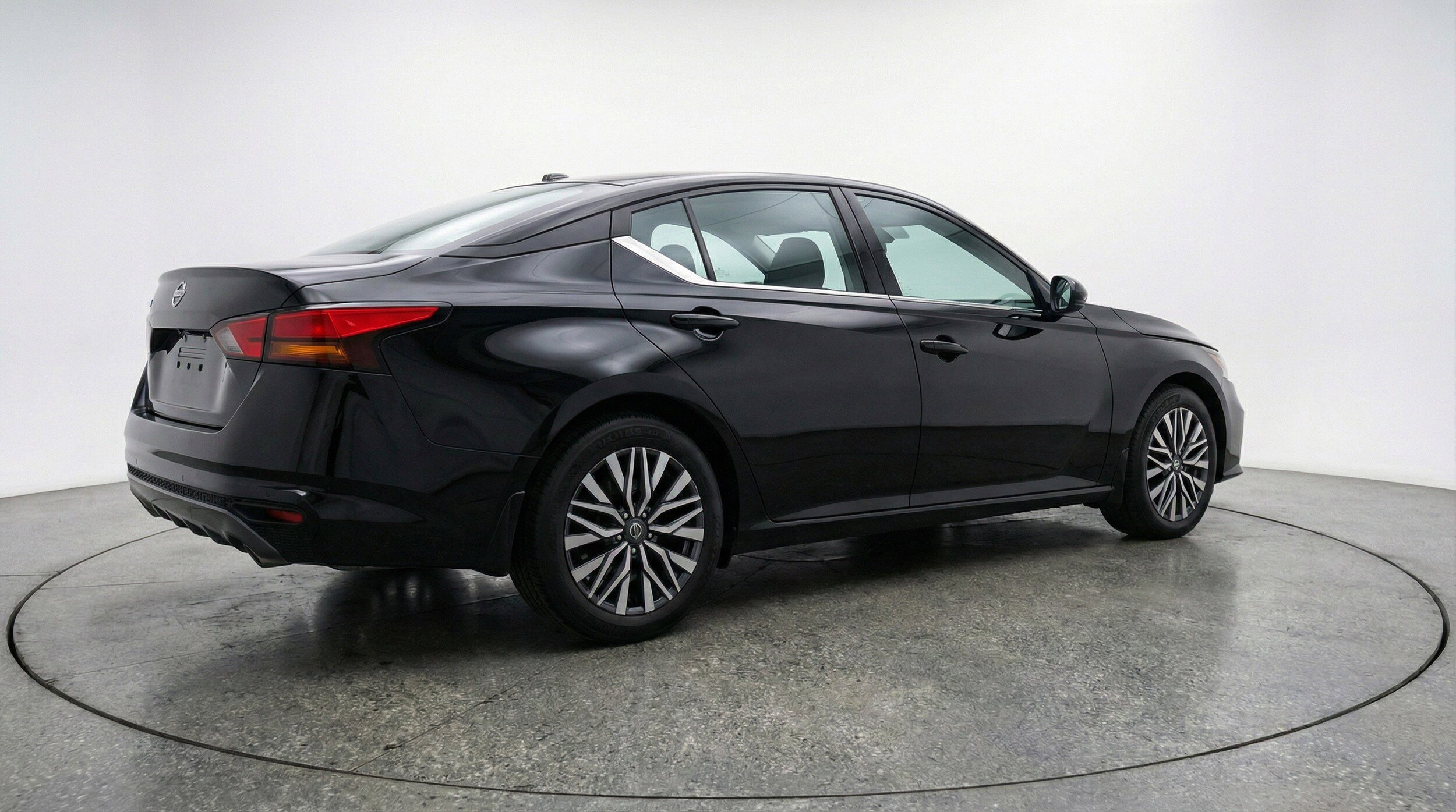 Thumbnail: 2025 Nissan Altima - 9