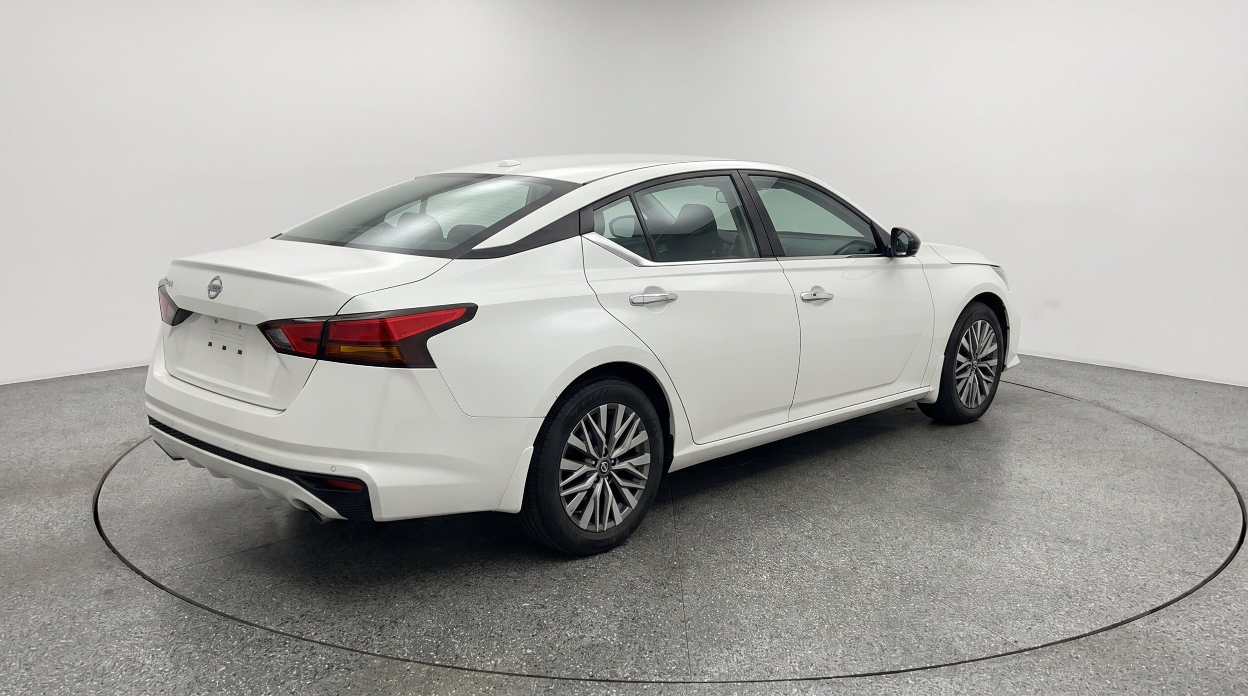 Thumbnail: 2025 Nissan Altima - 9