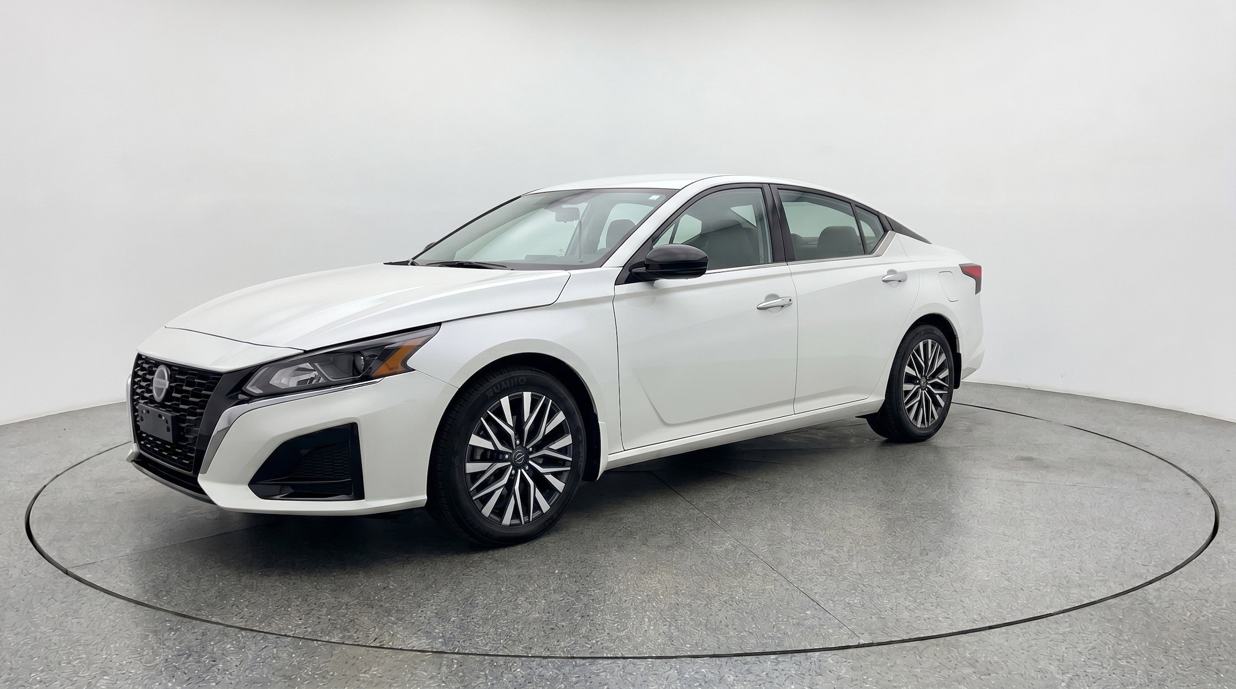 Thumbnail: 2025 Nissan Altima - 3