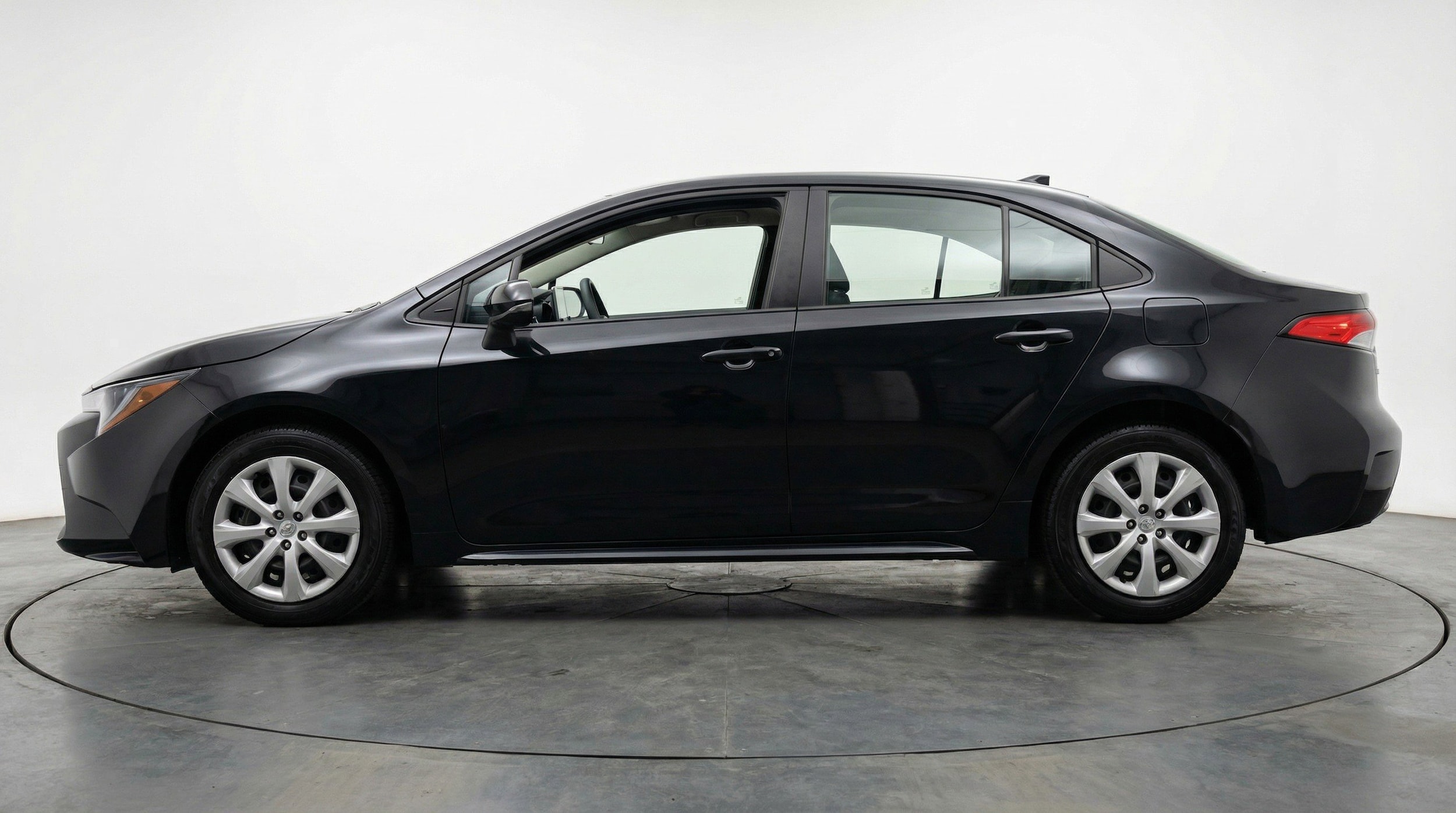 Thumbnail: 2025 Toyota Corolla - 5