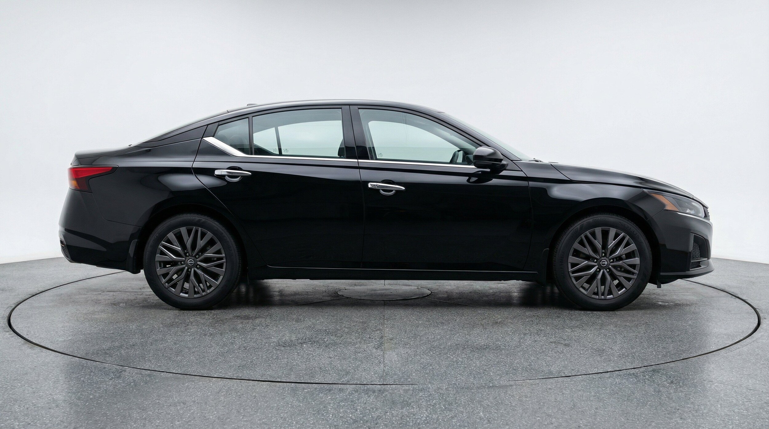 Thumbnail: 2025 Nissan Altima - 11