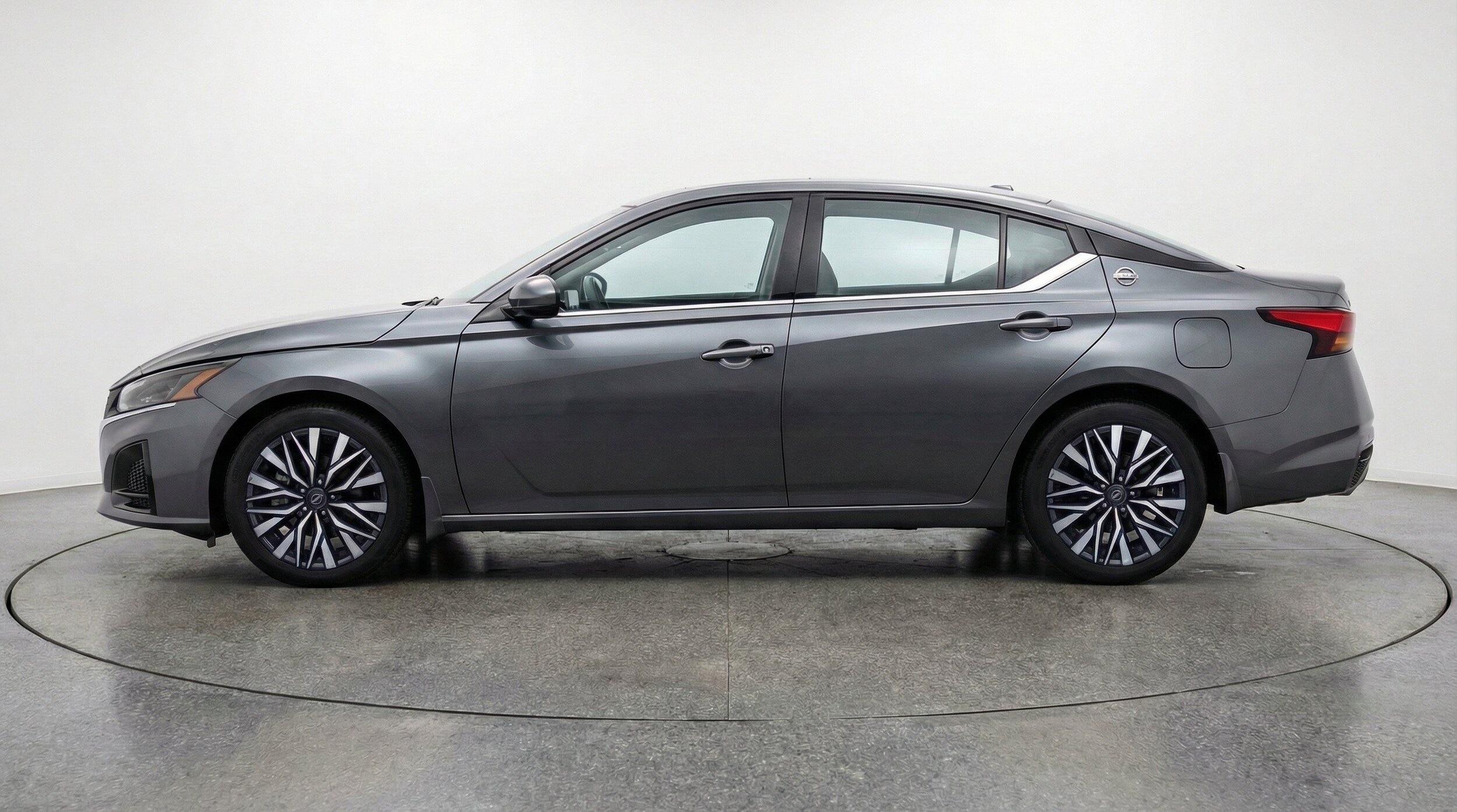 Thumbnail: 2025 Nissan Altima - 5
