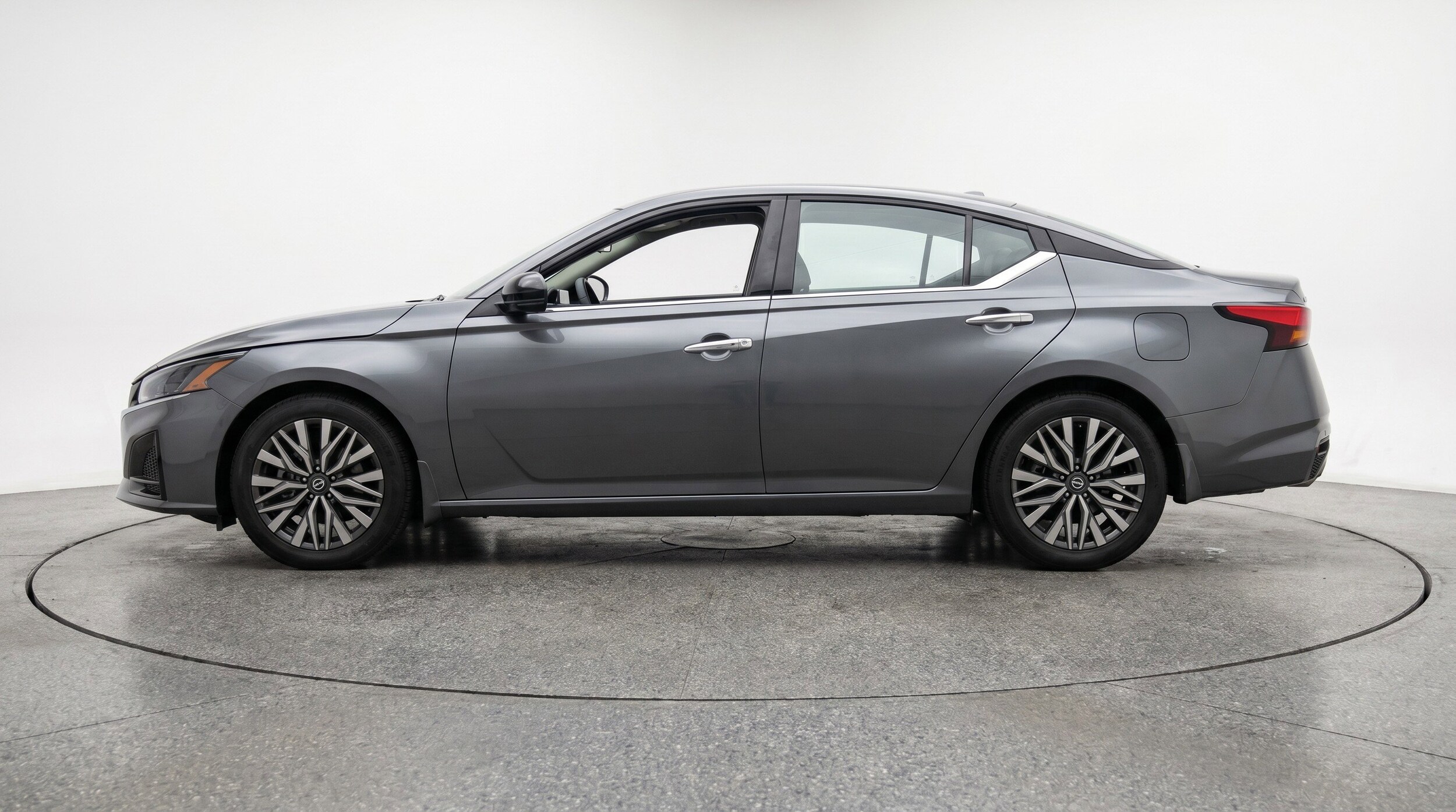 Thumbnail: 2025 Nissan Altima - 5