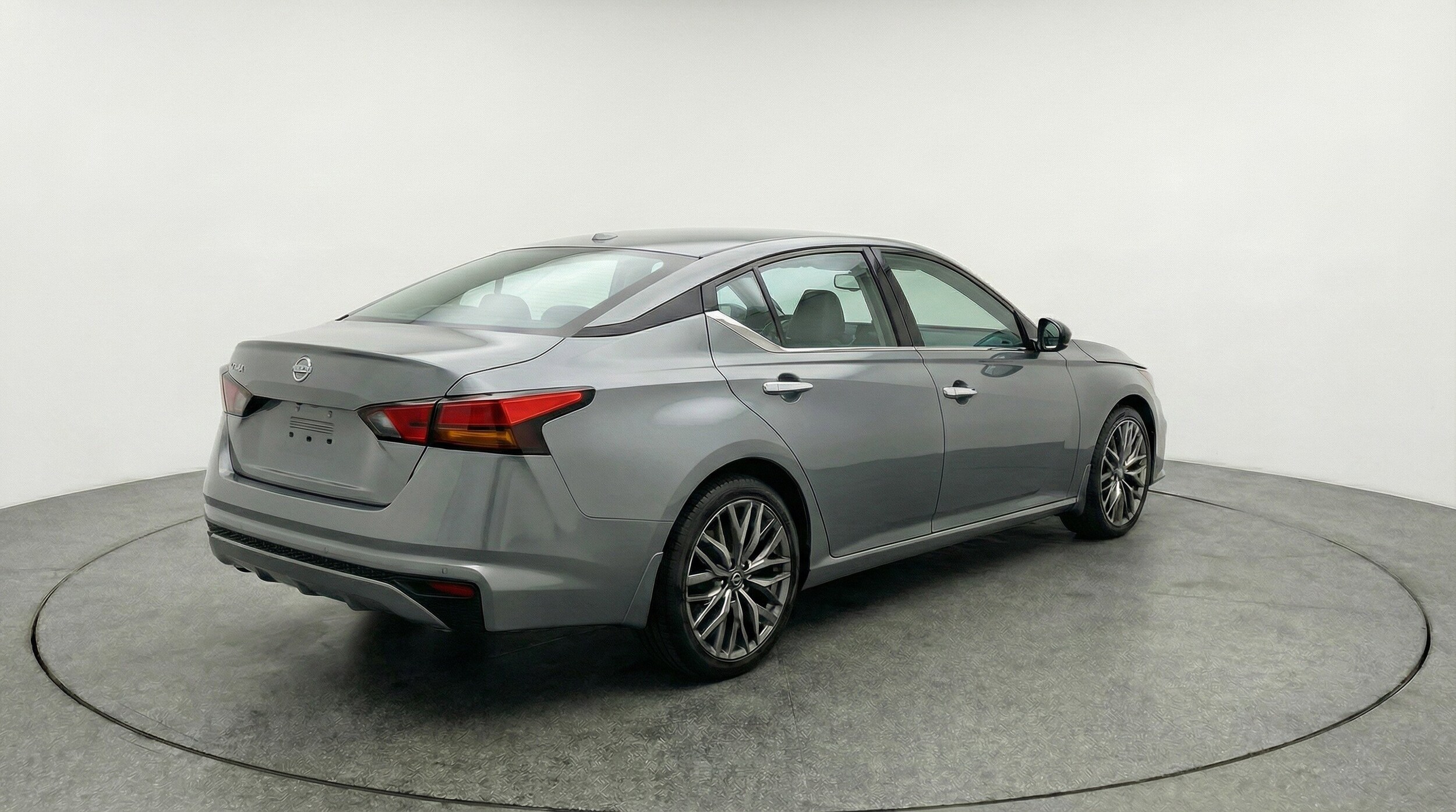 Thumbnail: 2025 Nissan Altima - 9