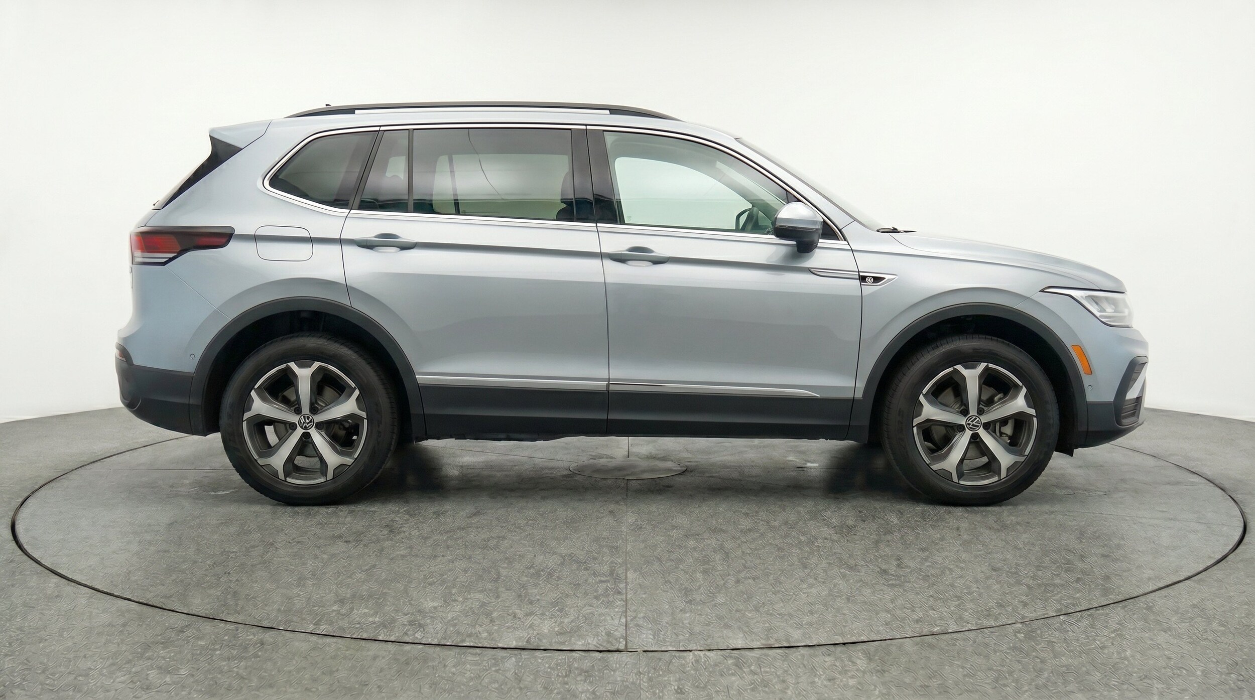Thumbnail: 2026 Volkswagen Tiguan - 10