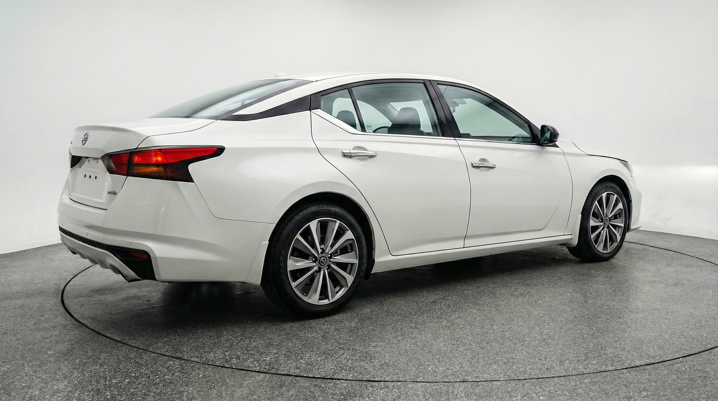 Thumbnail: 2025 Nissan Altima - 9