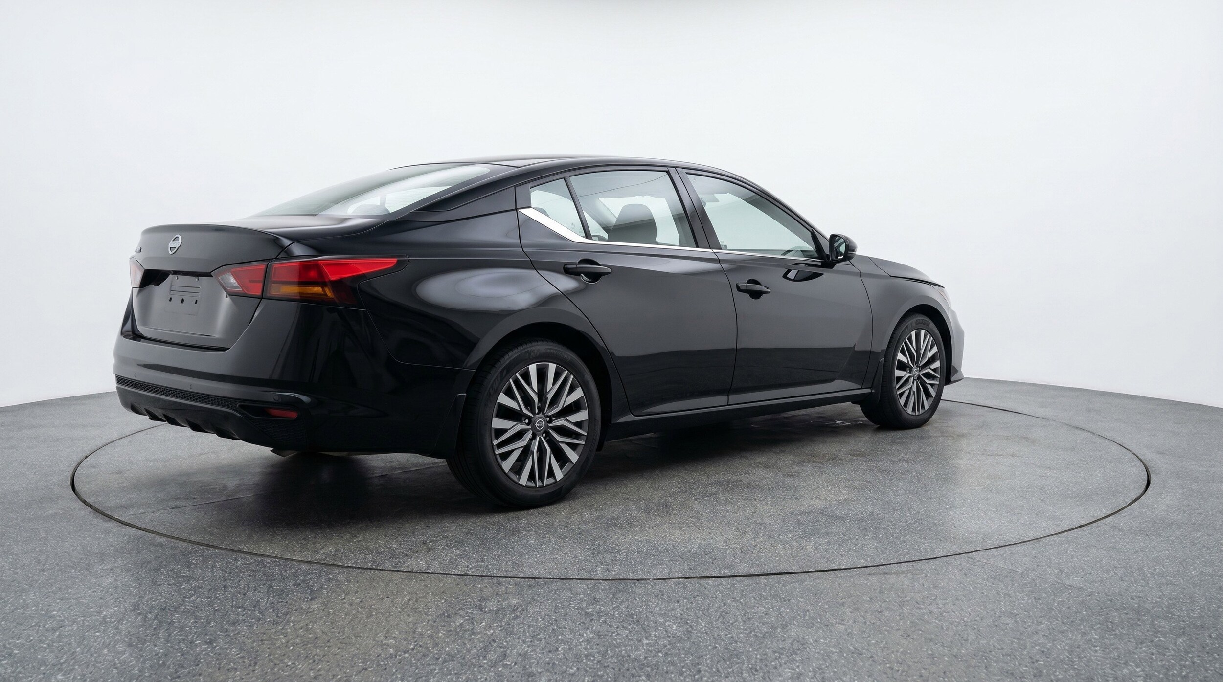 Thumbnail: 2025 Nissan Altima - 9