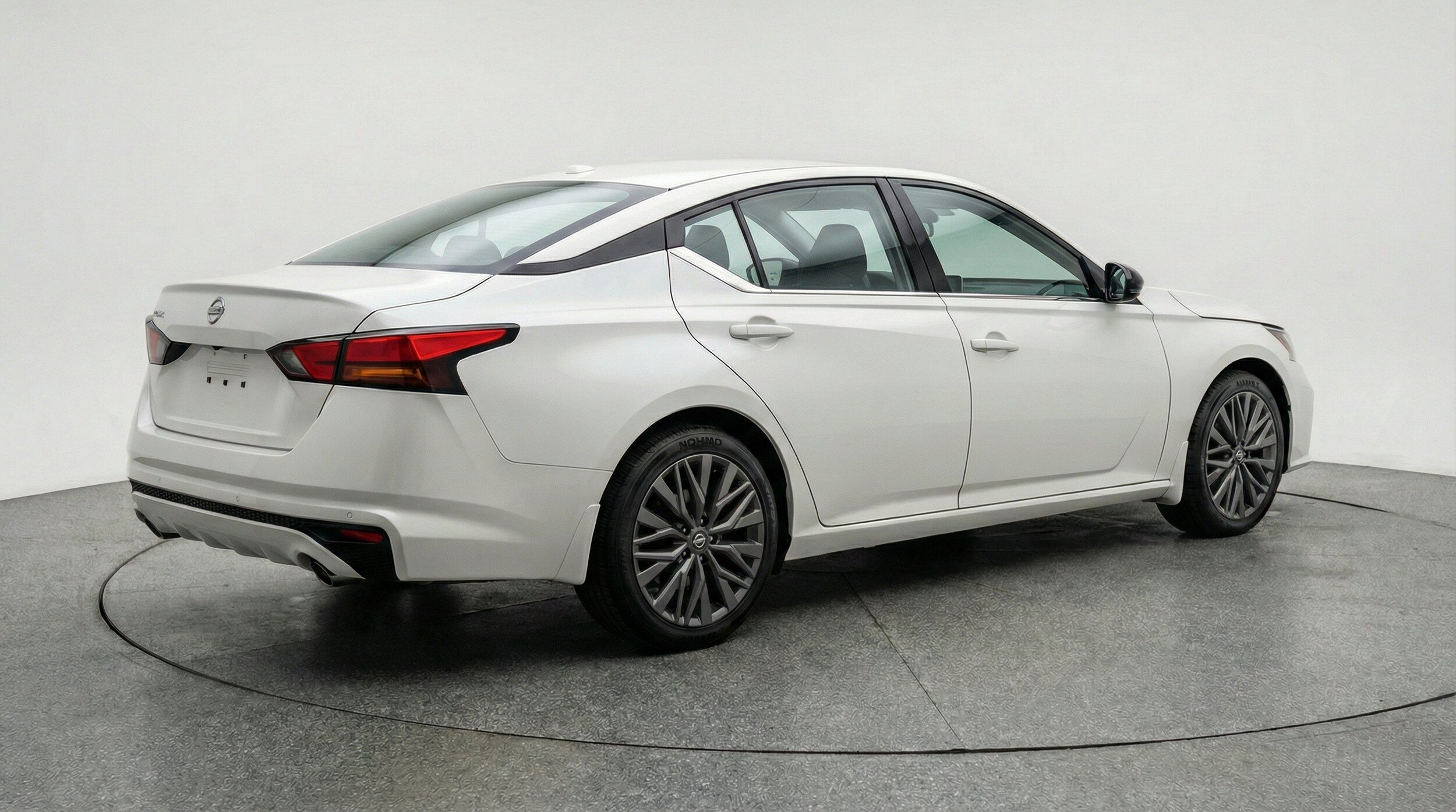 Thumbnail: 2025 Nissan Altima - 9