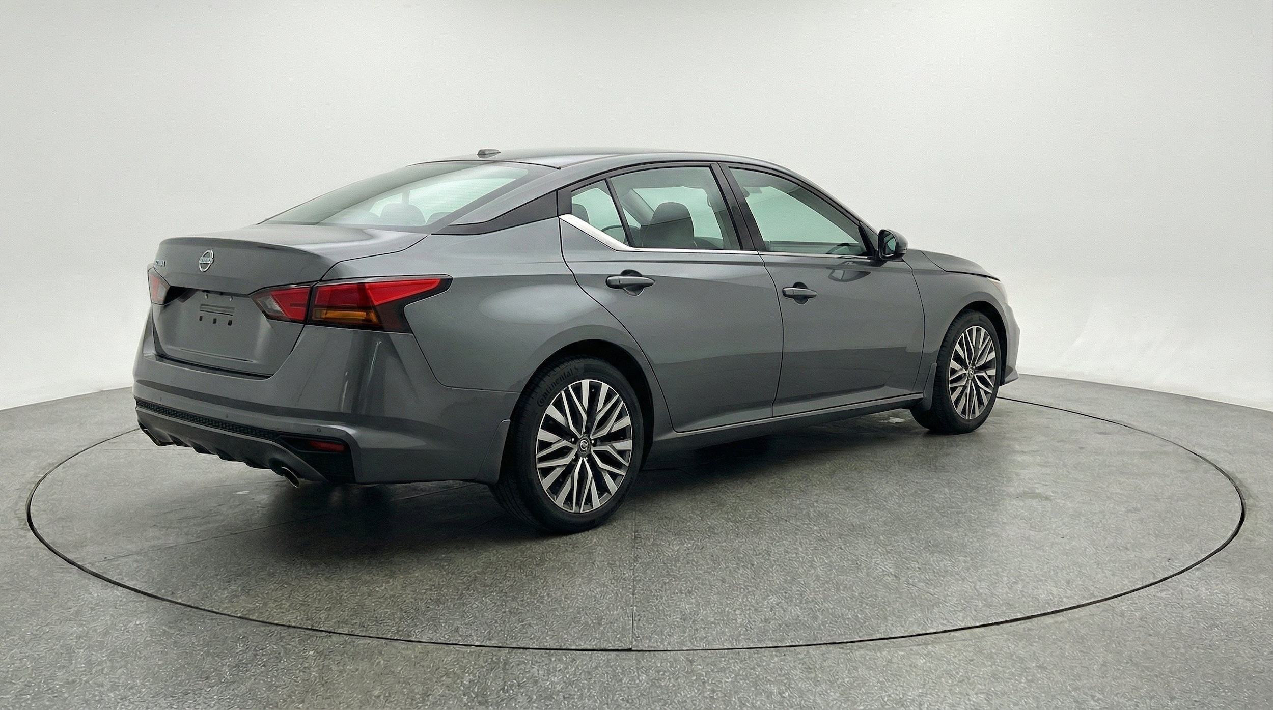 2025 Nissan Altima SV - Photo 8