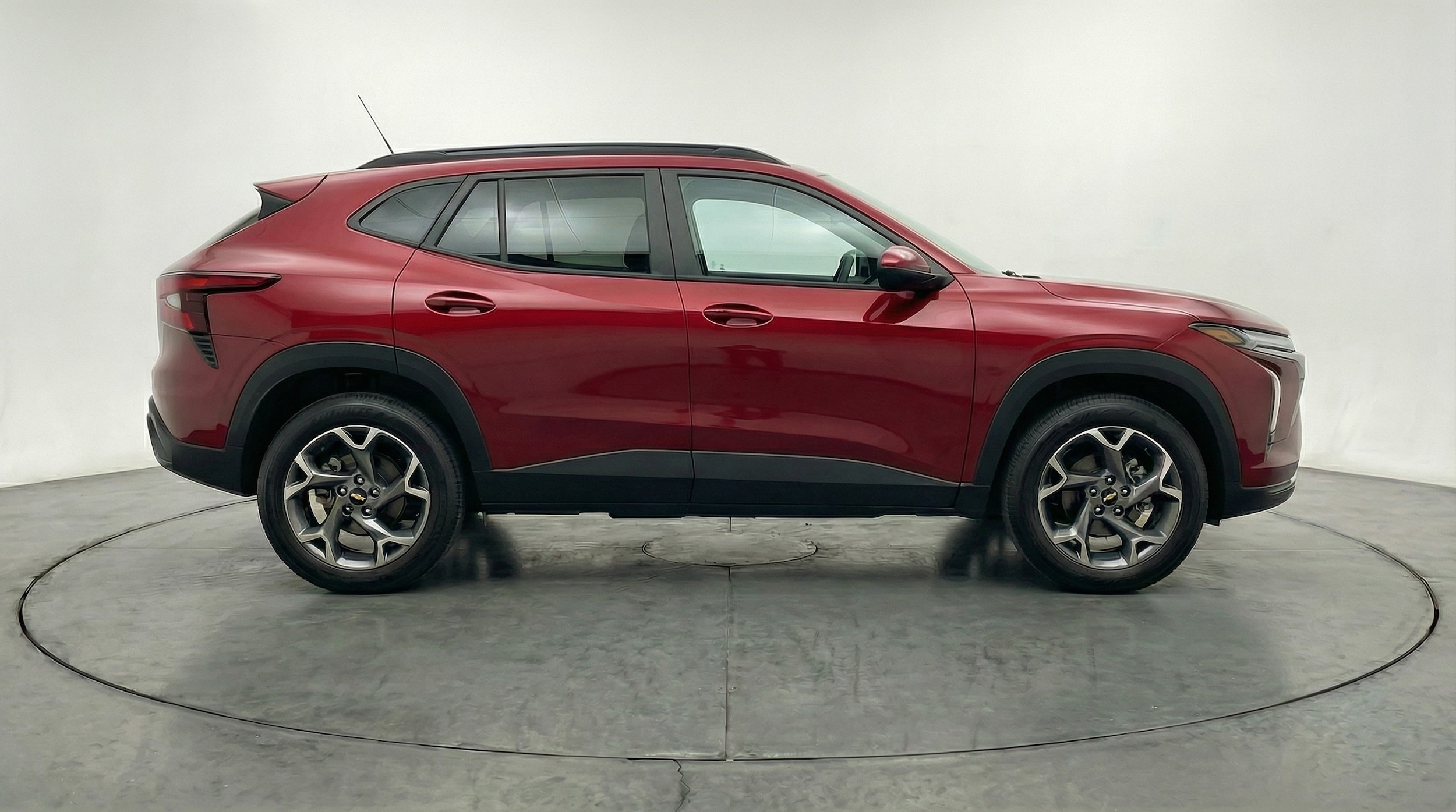 Thumbnail: 2025 Chevrolet Trax - 8