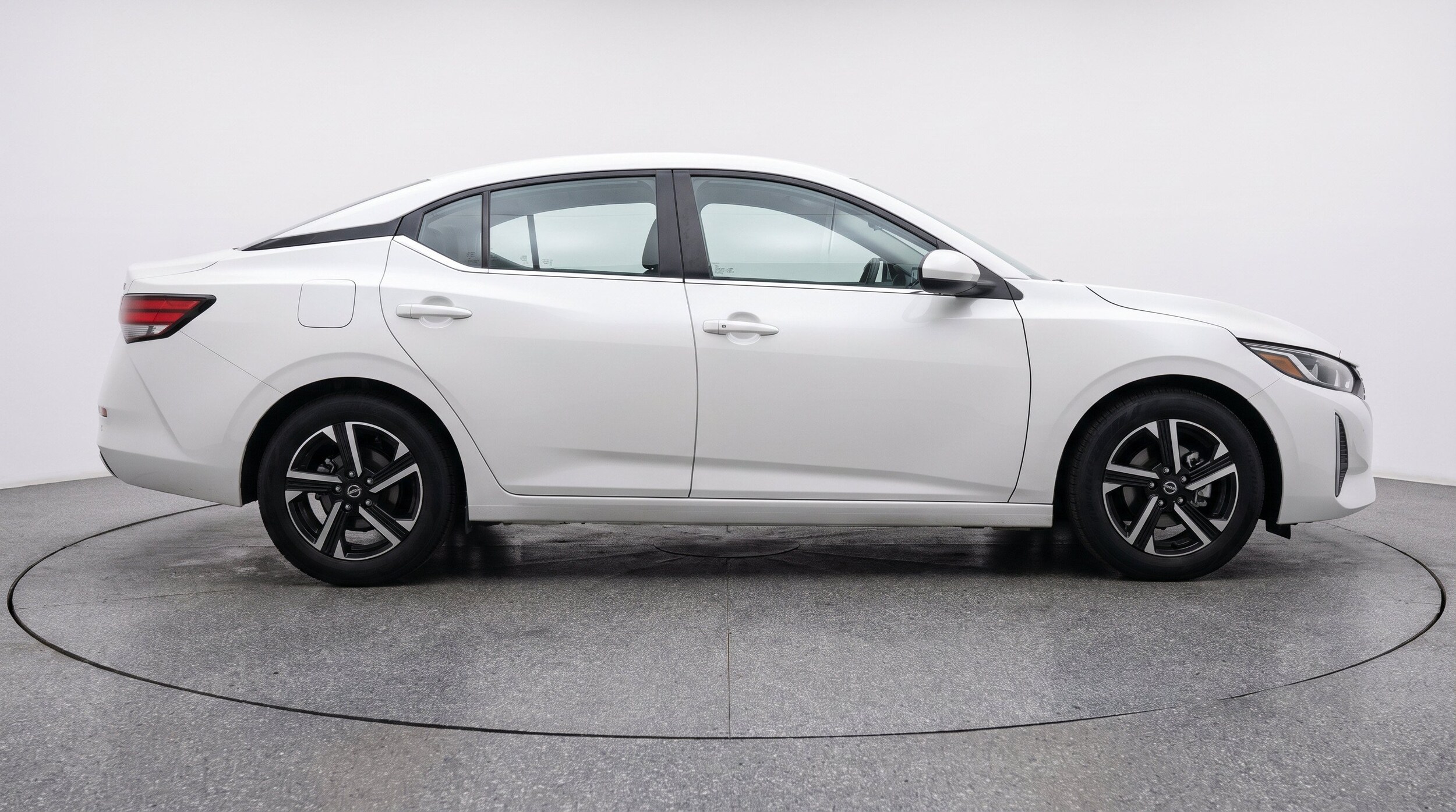 Thumbnail: 2025 Nissan Sentra - 10