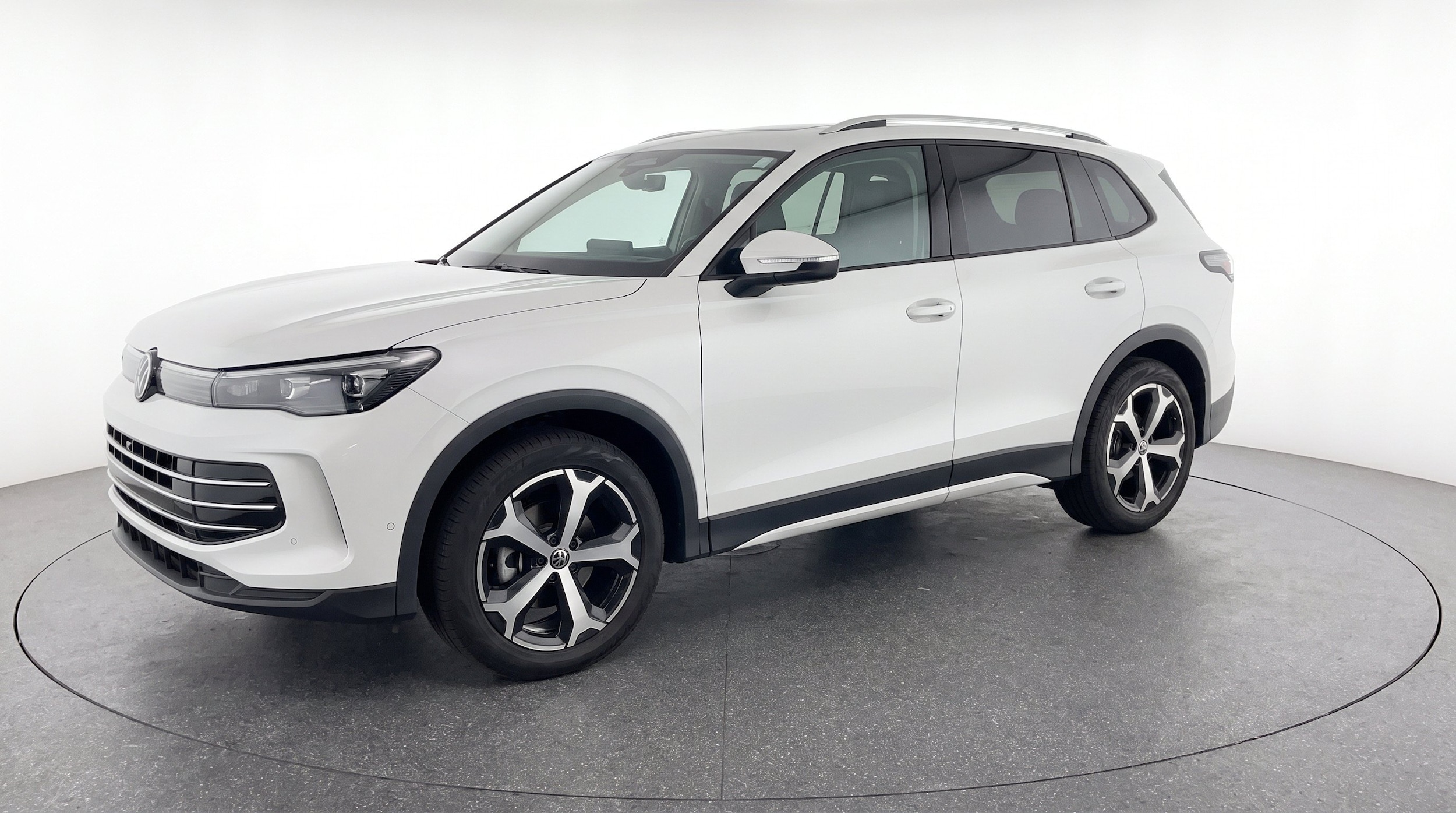 Thumbnail: 2026 Volkswagen Tiguan - 3