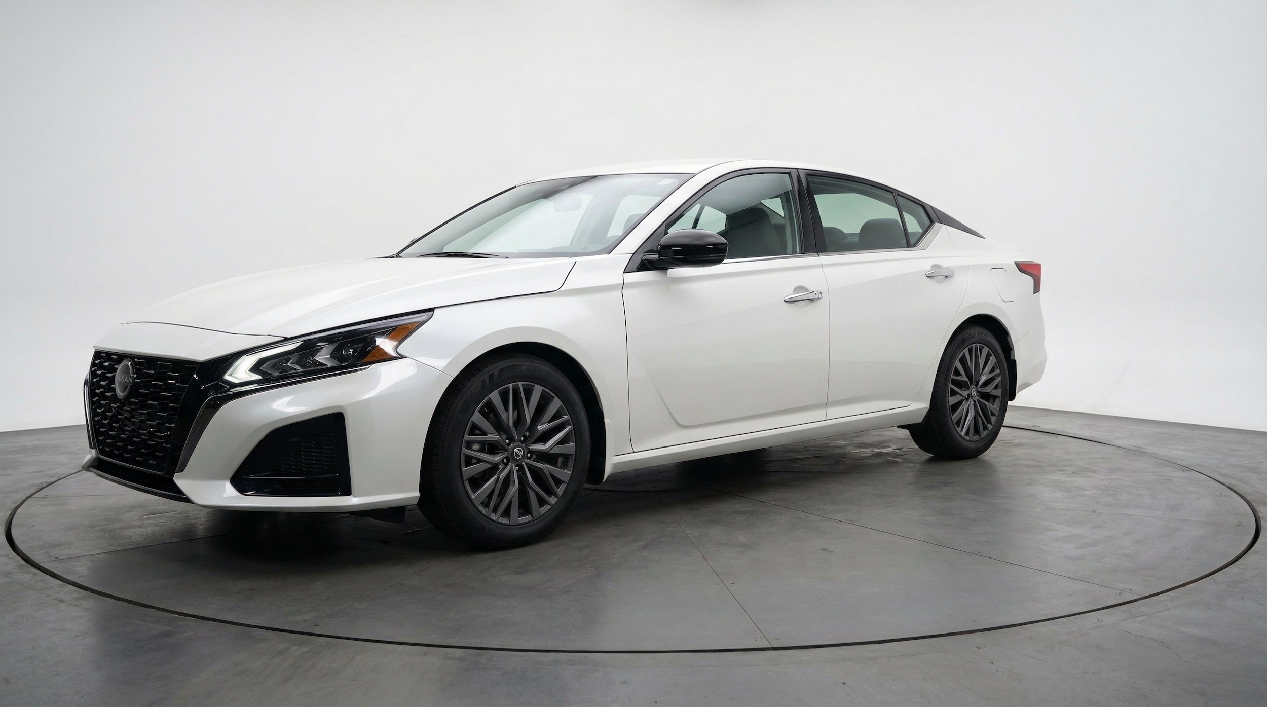 Thumbnail: 2025 Nissan Altima - 3